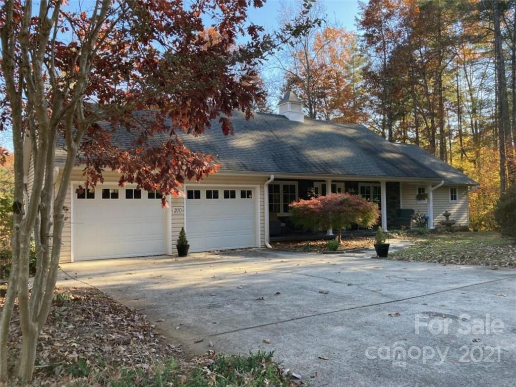 Property image 5 of 200 Lentz Landing Lane in Waterglyn, Nebo, NC 28761