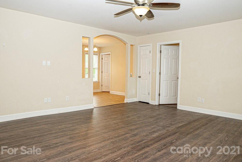 Property image 3 of 5311 Willow Run Drive in Hampton Meadows, Monroe, NC 28110