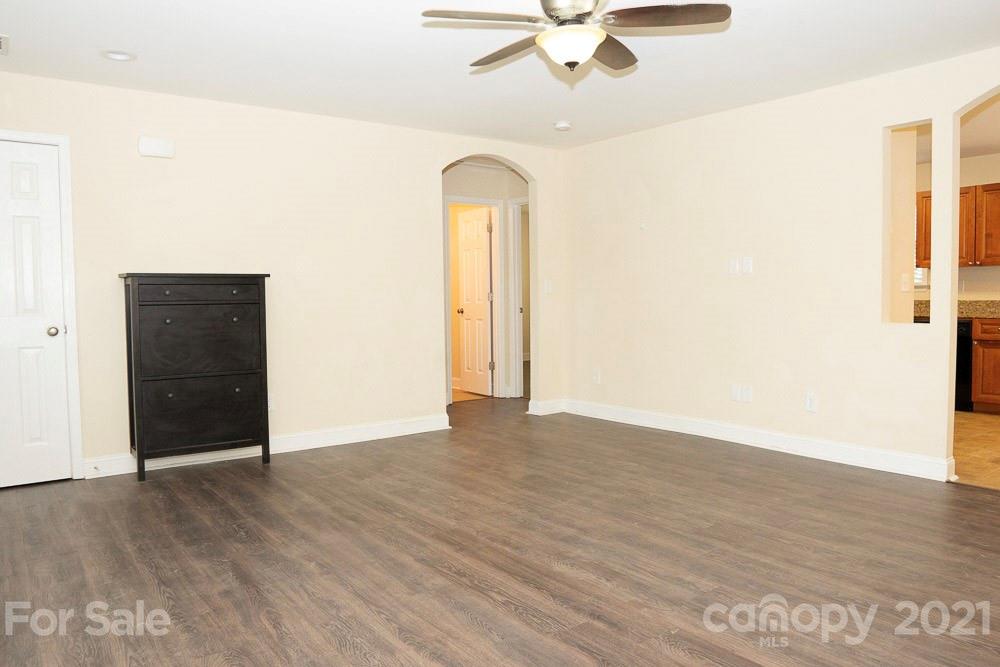Property image 4 of 5311 Willow Run Drive in Hampton Meadows, Monroe, NC 28110