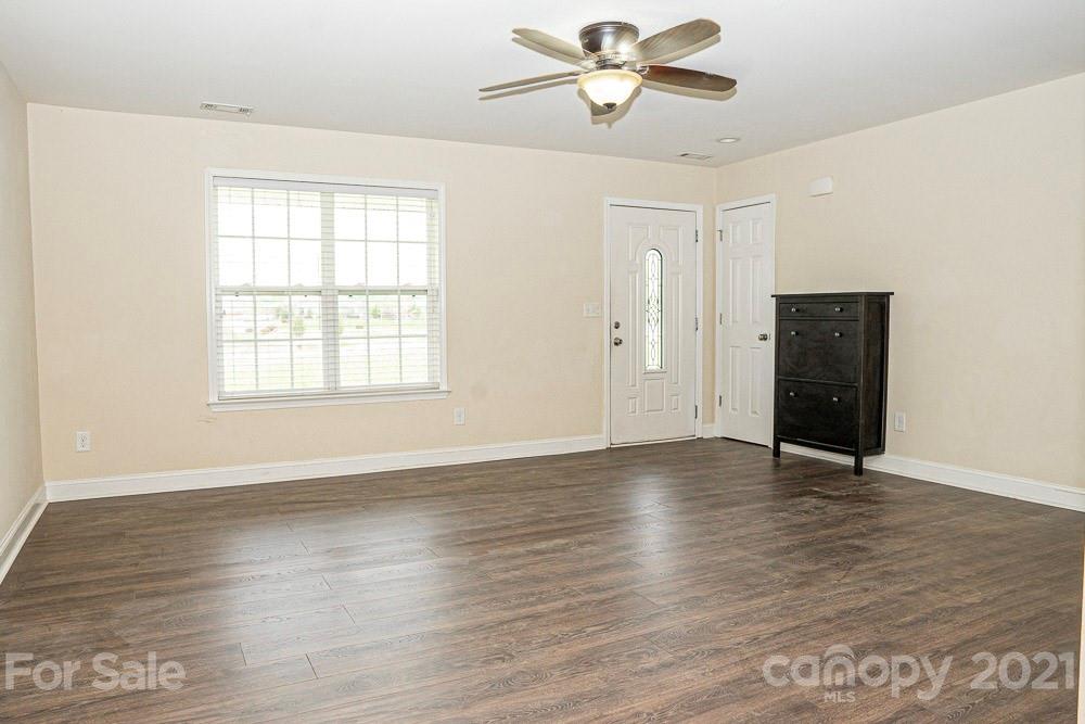 Property image 5 of 5311 Willow Run Drive in Hampton Meadows, Monroe, NC 28110