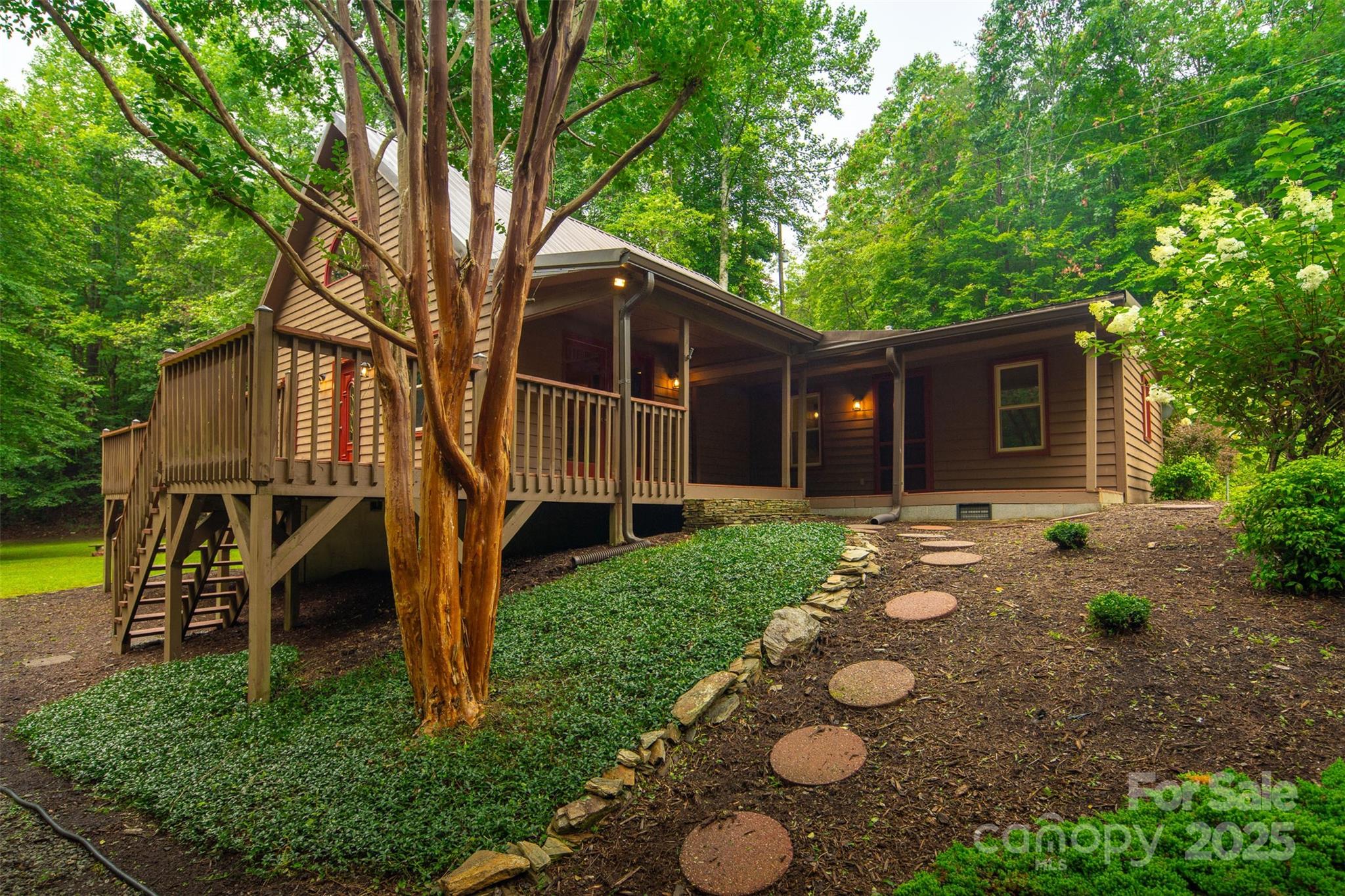 Property image 2 of 3443 Valley Drive in Highland Meadows, Lenoir, NC 28645