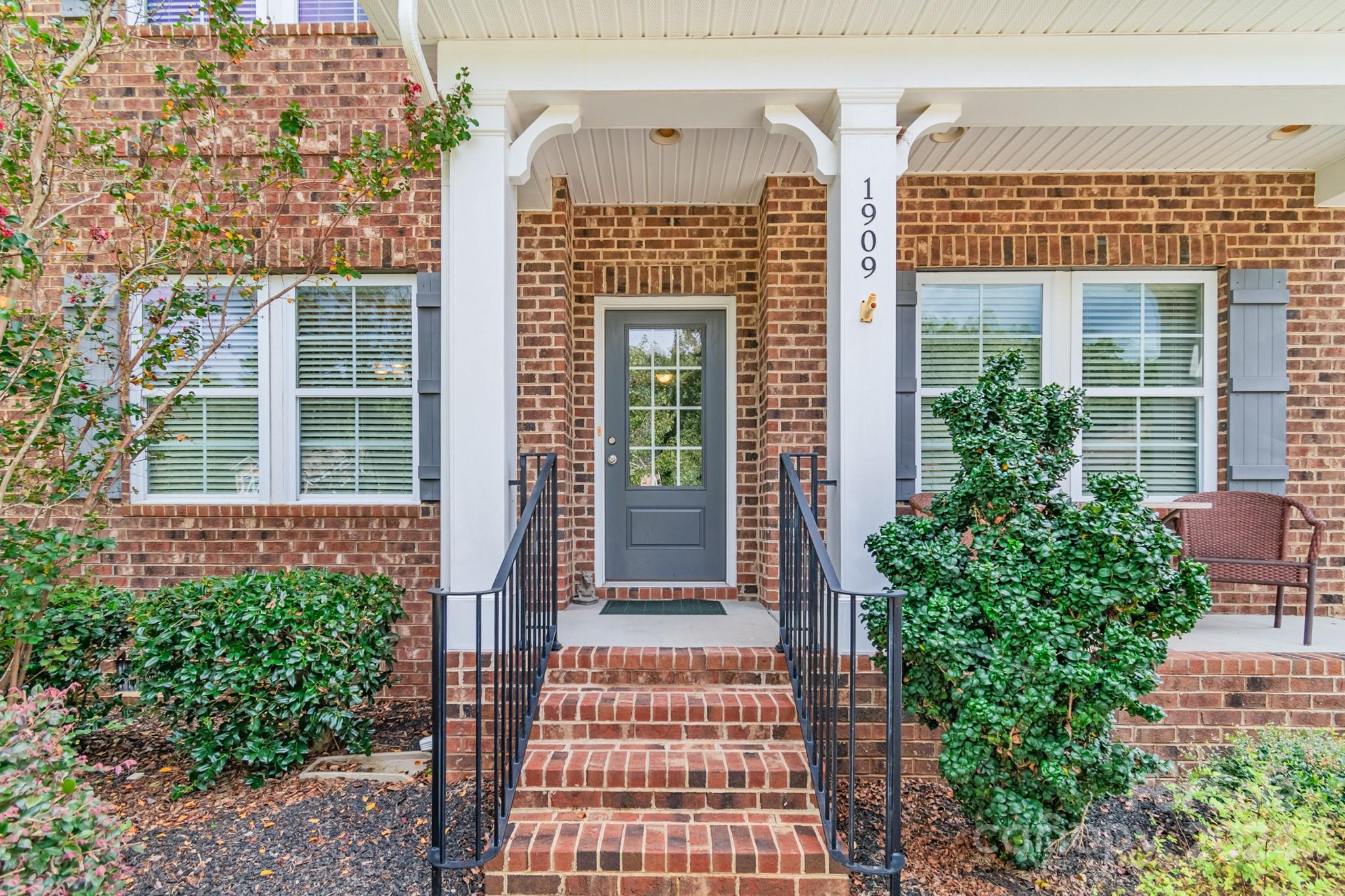 Property image 2 of 1909 Madeira Circle in Tuscany, Waxhaw, NC 28173