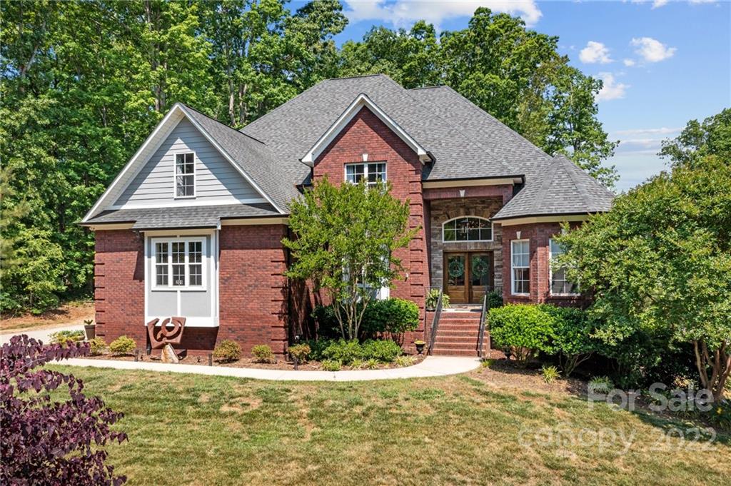 Property image 2 of 201 Kingsbridge Road in Country Club Hills, Salisbury, NC 28144