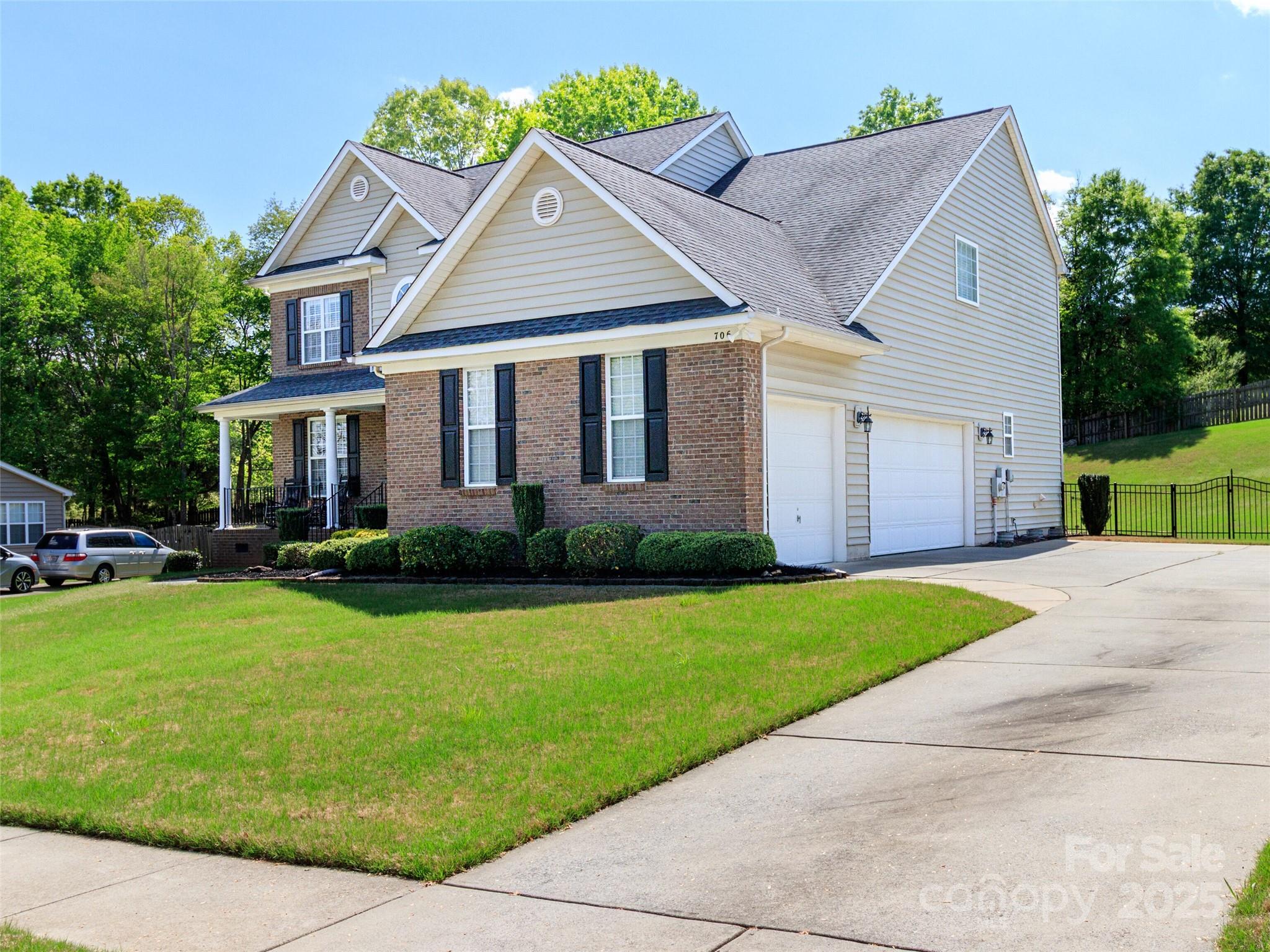Property image 4 of 706 Springwood Drive in Wesley Oaks, Waxhaw, NC 28173