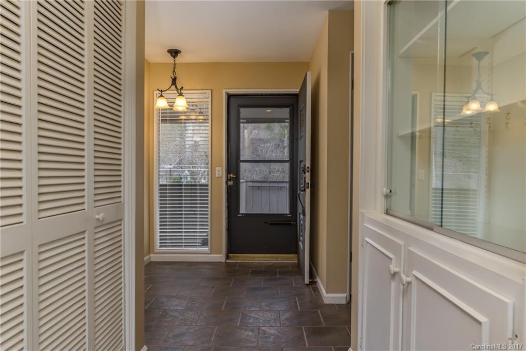 Property image 3 of 7 Lakemoor Lane in Lakemoor Village, Hendersonville, NC 28739