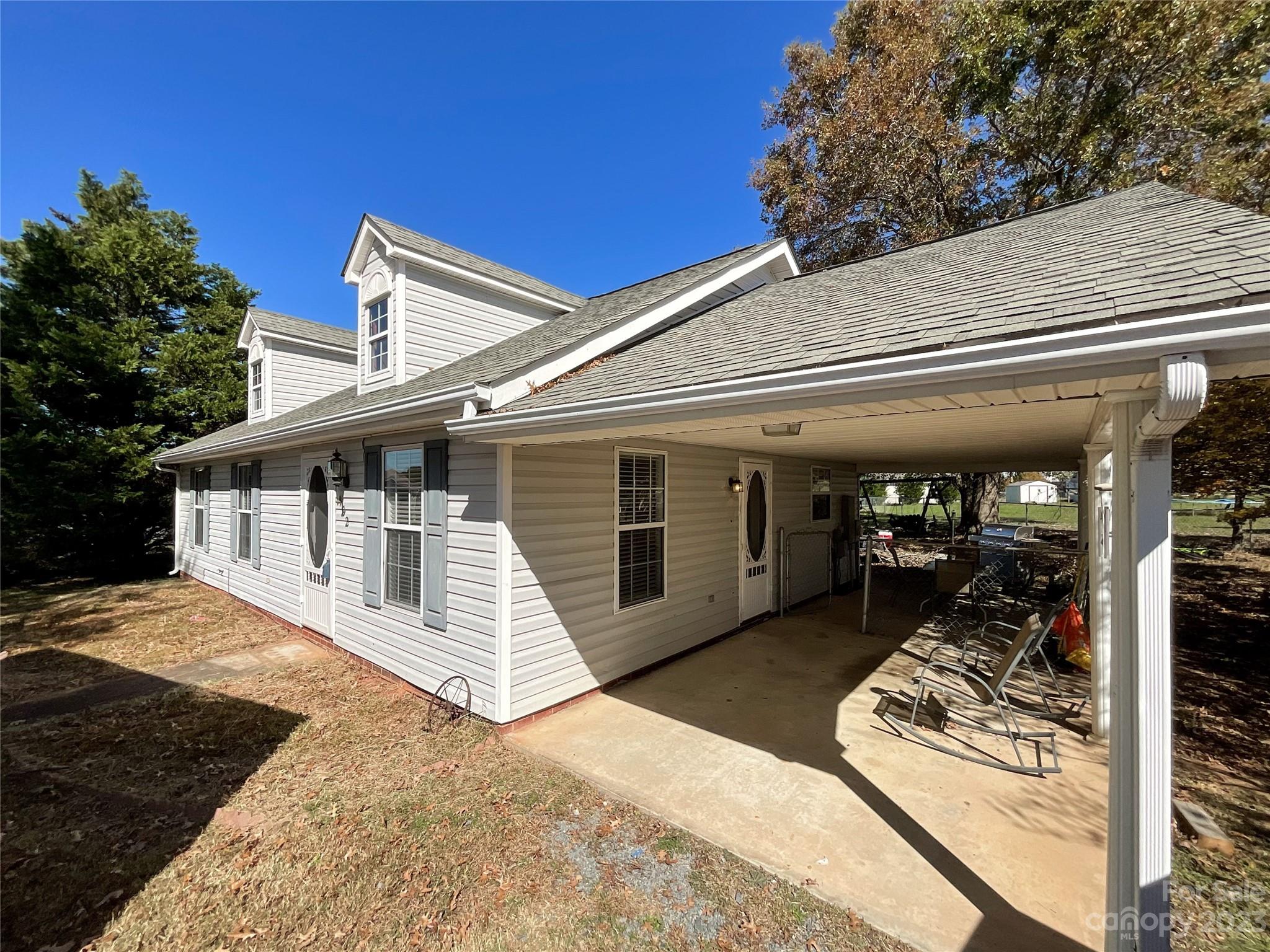 Property image 2 of 402 Cottonwood Circle in Hampton Meadows, Monroe, NC 28110
