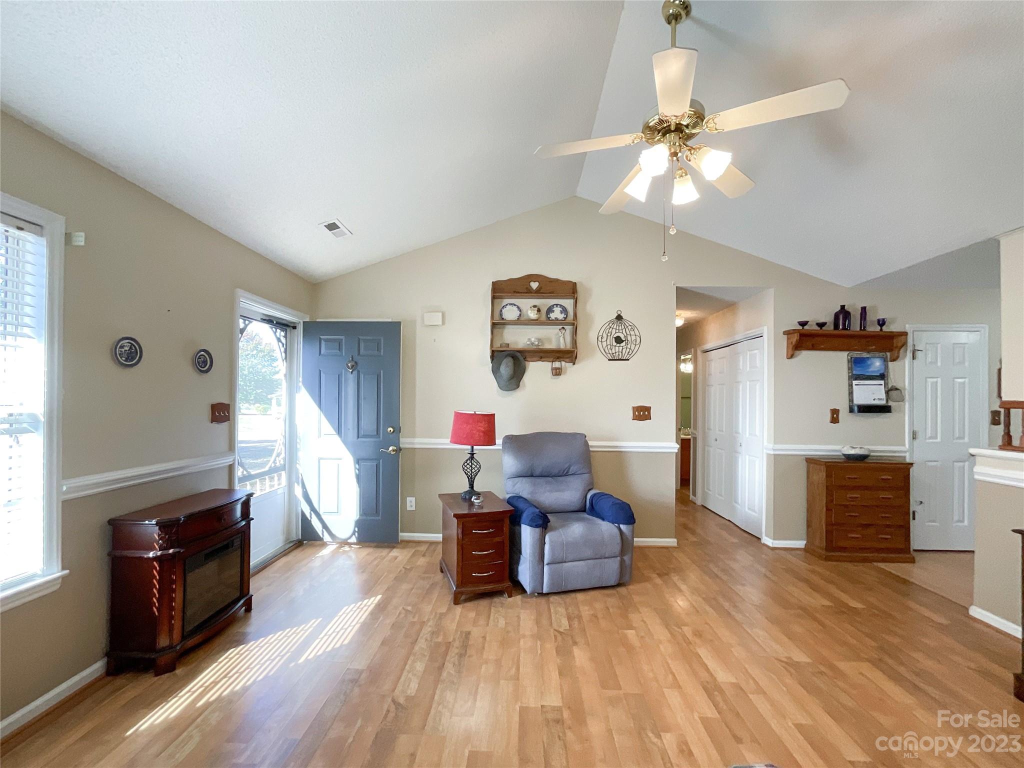 Property image 5 of 402 Cottonwood Circle in Hampton Meadows, Monroe, NC 28110