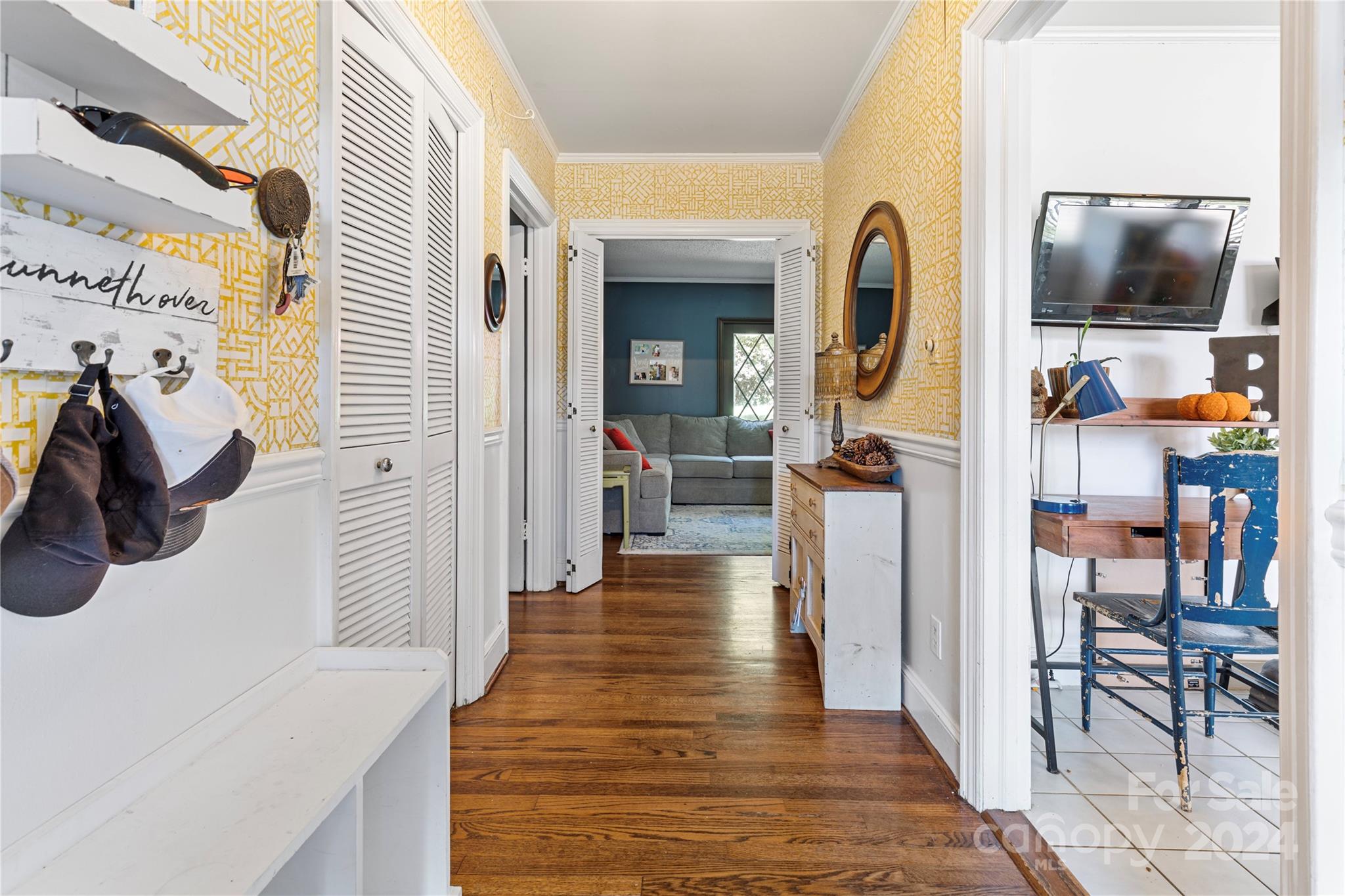 Property image 3 of 304 Mitchell Avenue in Oakland Heights, Statesville, NC 28677