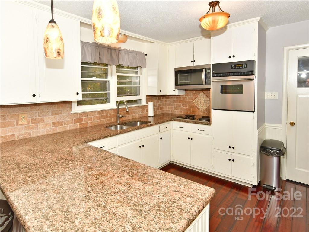 Property image 2 of 410 Holland Drive in Westwood, Statesville, NC 28677