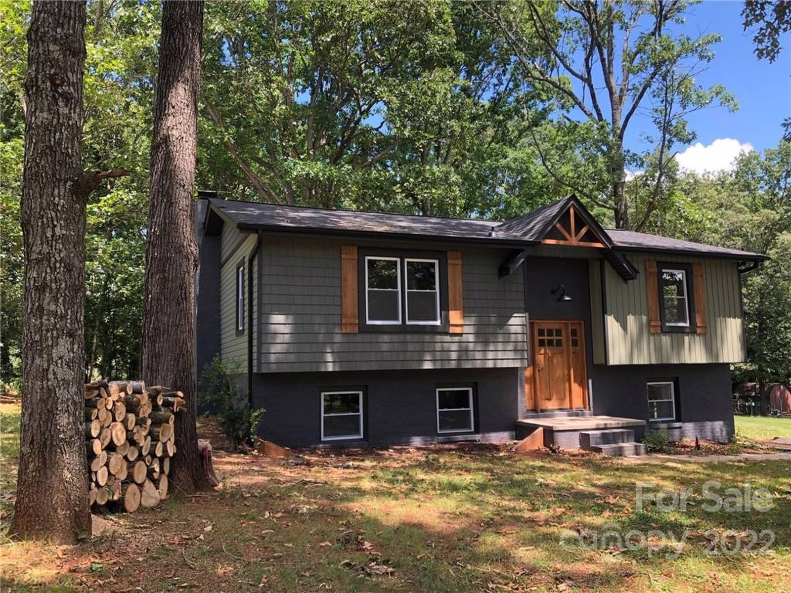 Property image 1 at 4634 Kings Court, Hickory, NC 28602