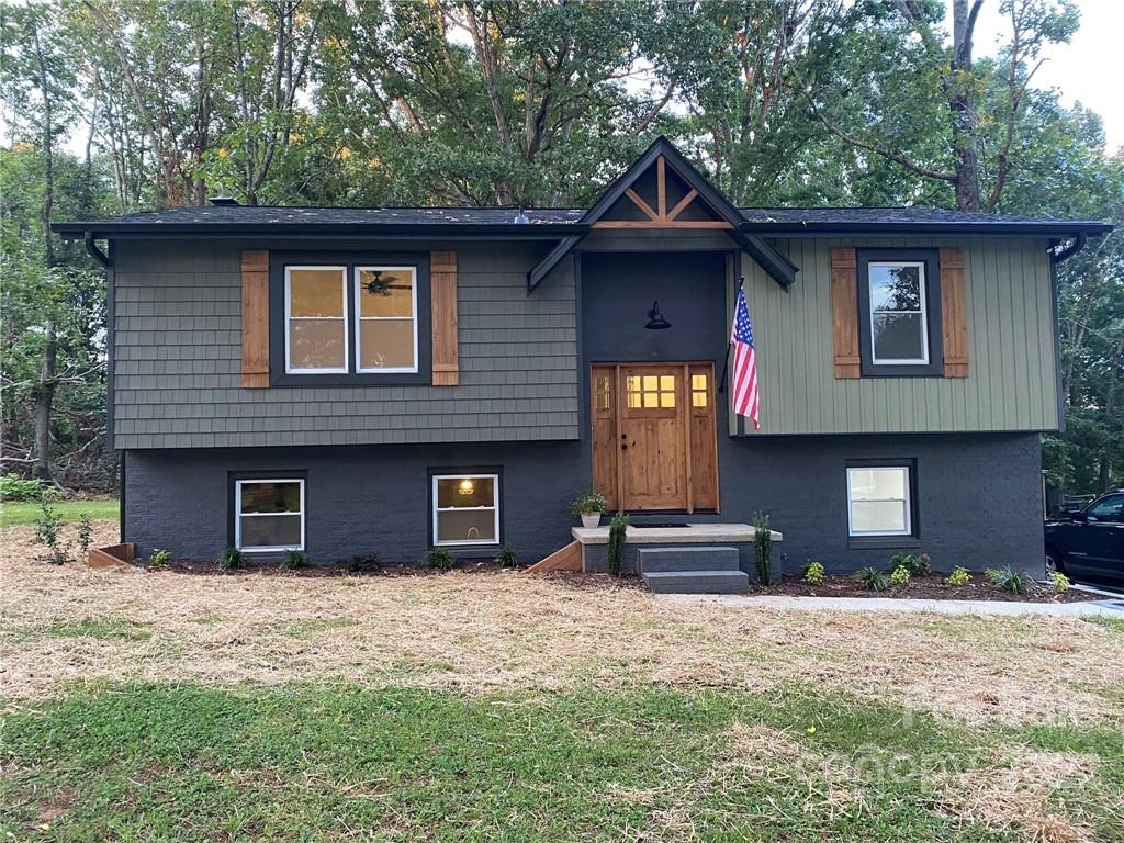 Property image 2 of 4634 Kings Court in Jamestowne, Hickory, NC 28602