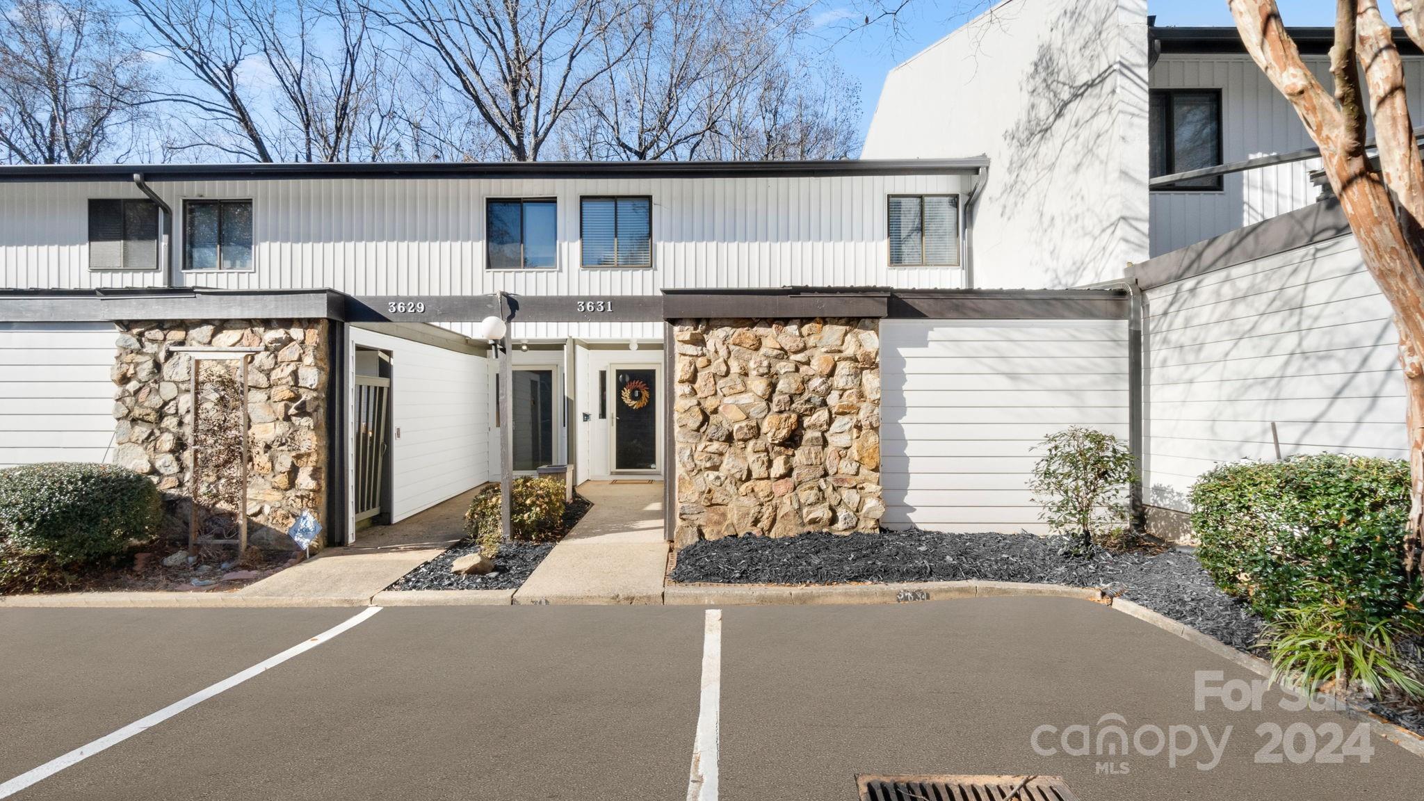Property image 2 of 3631 Maple Glenn Lane in Sir Johns Hill, Charlotte, NC 28226