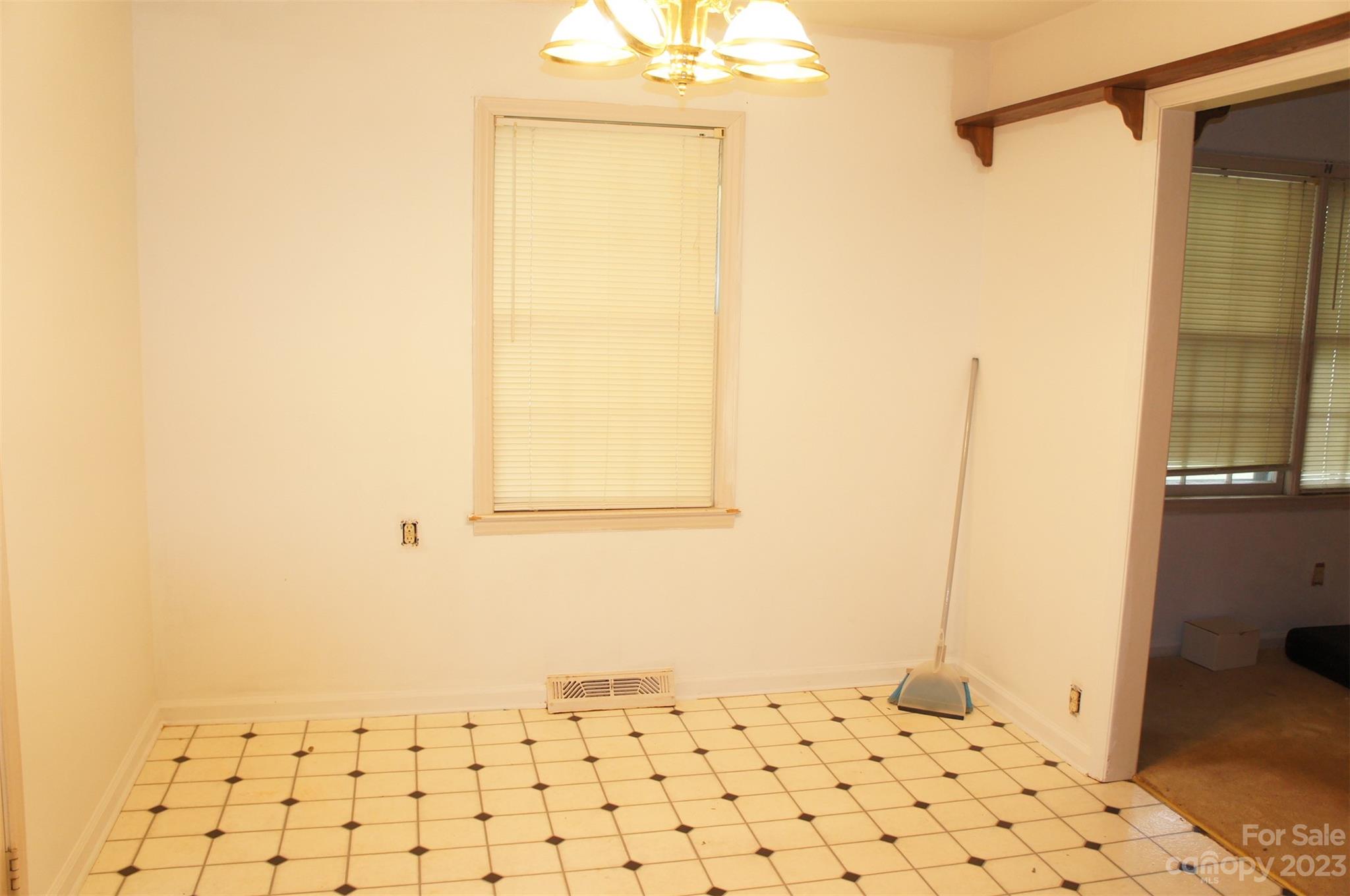 Property image 5 of 2200 Helen Drive in Sedgefield, Gastonia, NC 28054