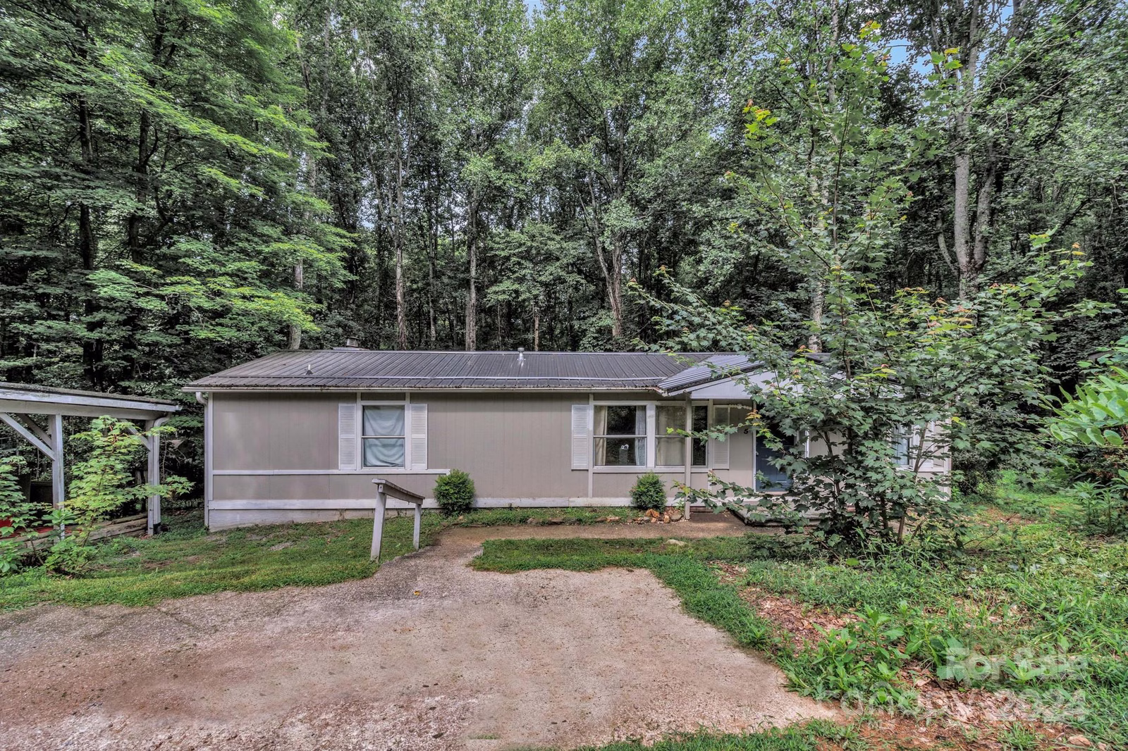 Property image 1 at 5 Valleywood Court, Asheville, NC 28803