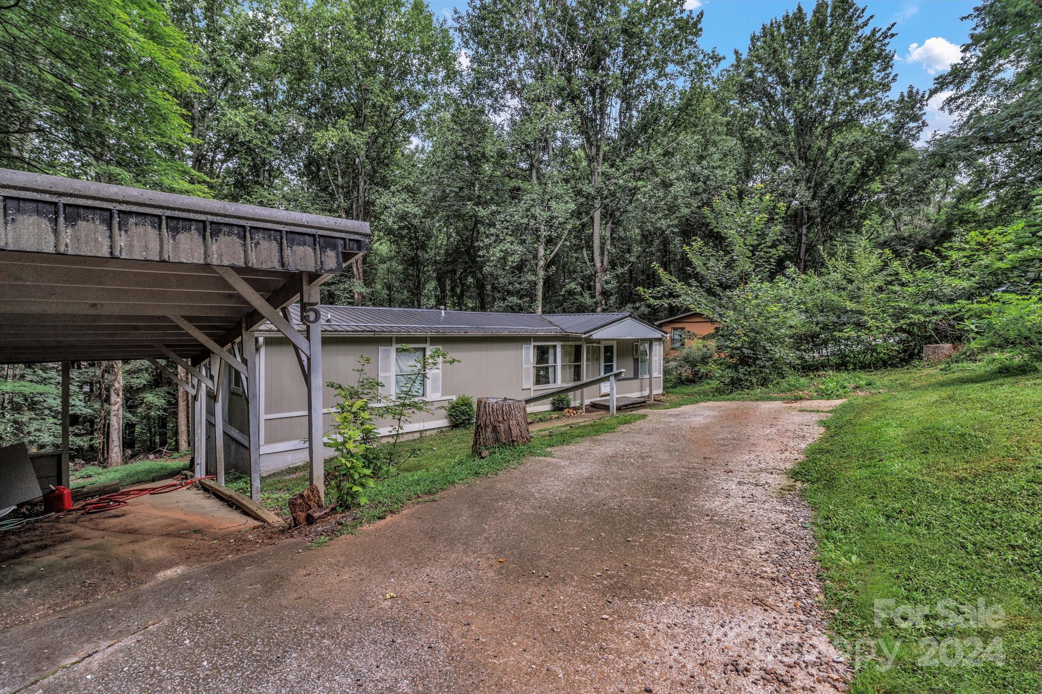Property image 2 of 5 Valleywood Court in Sunset Ridge, Asheville, NC 28803
