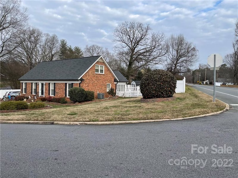 Property image 3 at 1036 Nottingham Drive, Gastonia, NC 28054