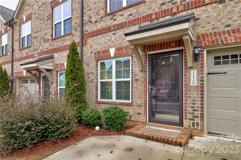 Property image 2 of 1128 Augustine Heights Drive in Wyngate Village, Winston Salem, NC 27103