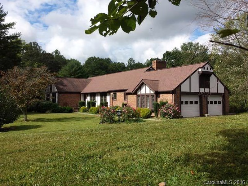 Property image 2 at 207 Lichen Lane, Hendersonville, NC 28791
