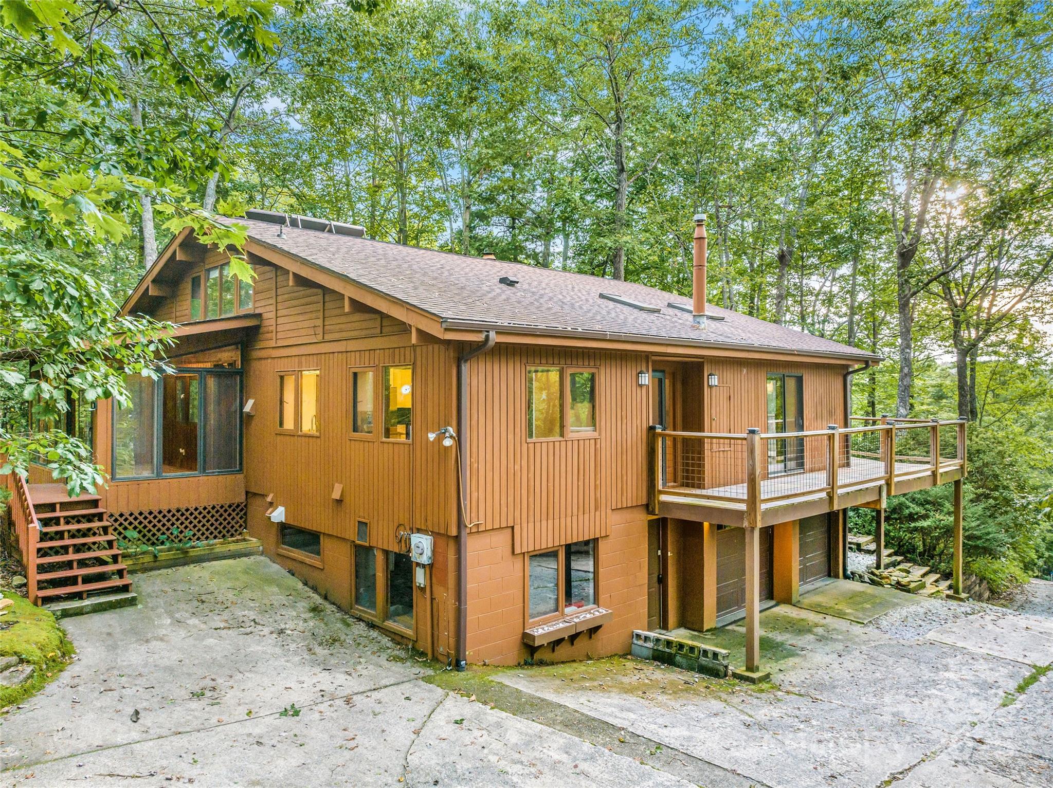 Property image 2 of 162 Tsataga Court in Connestee Falls, Brevard, NC 28712