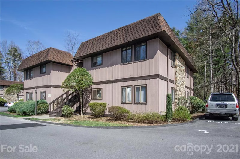 7 Lake Drive