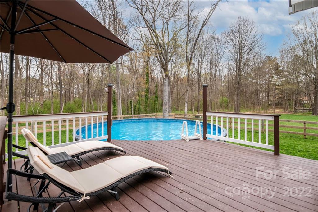 Property image 4 of 4432 Derbyshire Lane in Buckingham, Matthews, NC 28104