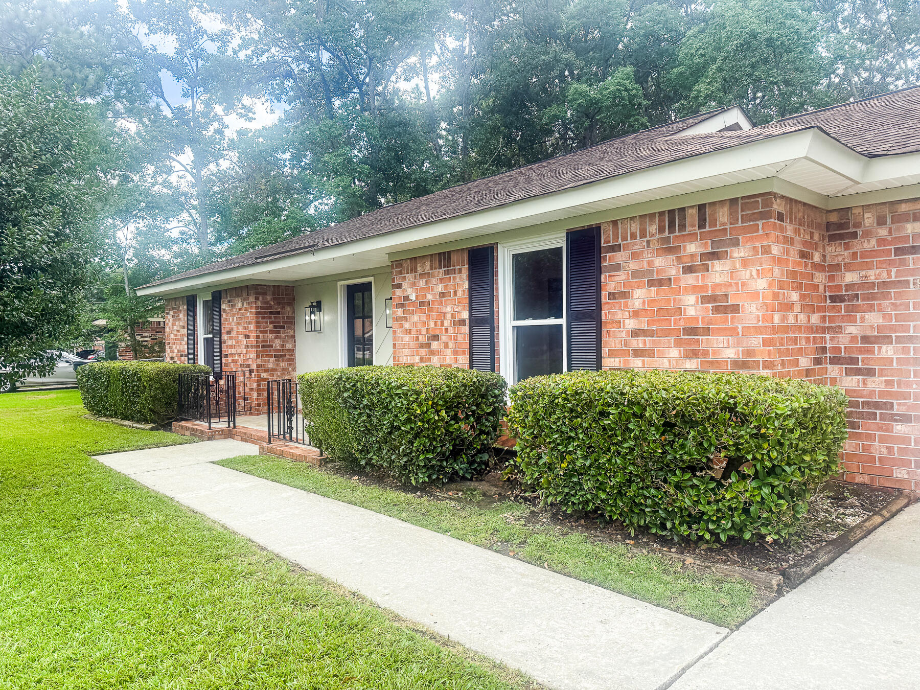 Property image 2 of 1207 Hampton Drive in Sangaree, Summerville, SC 29486