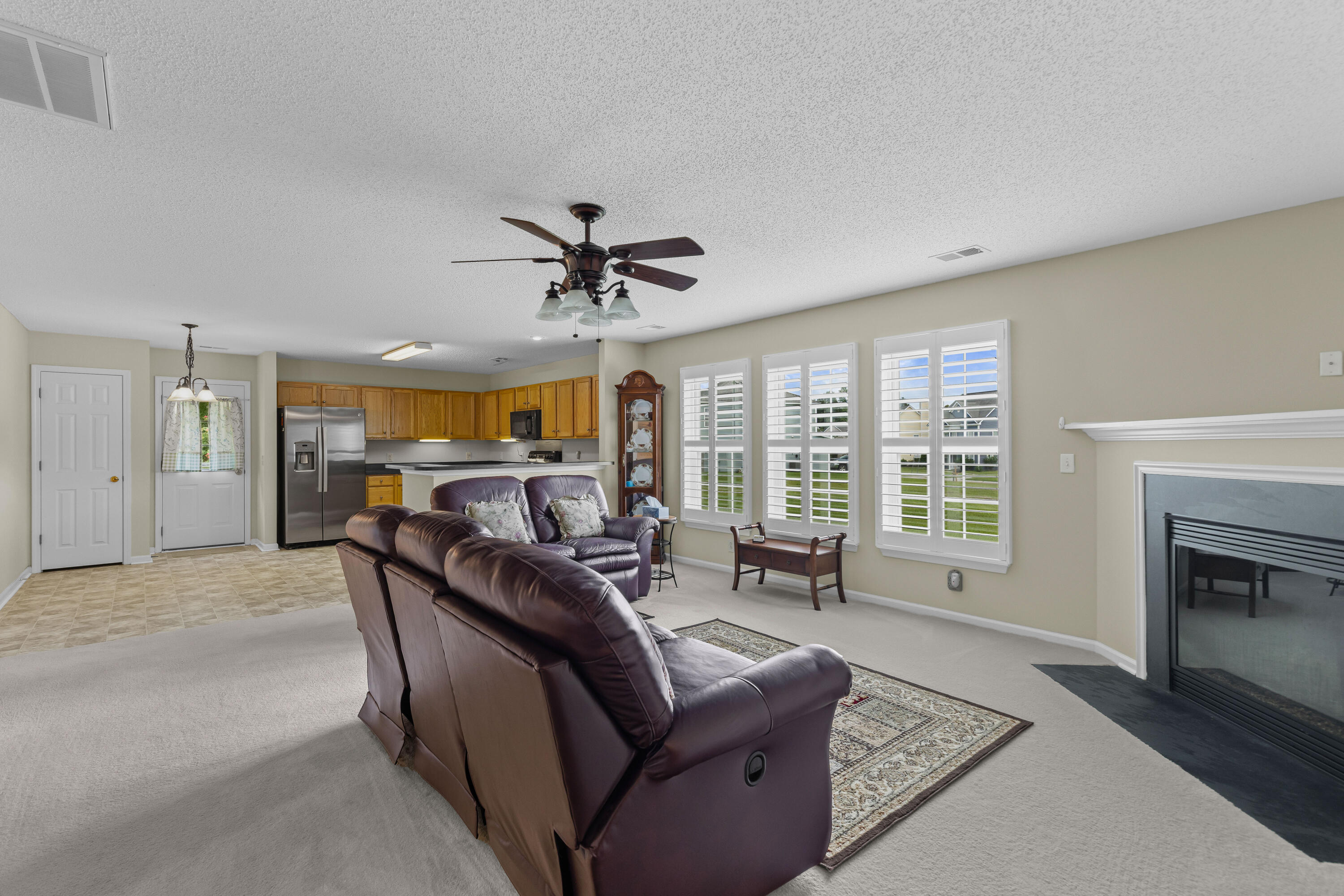 Property image 5 of 1090 Moss Grove Drive in Moss Grove Plantation, Moncks Corner, SC 29461