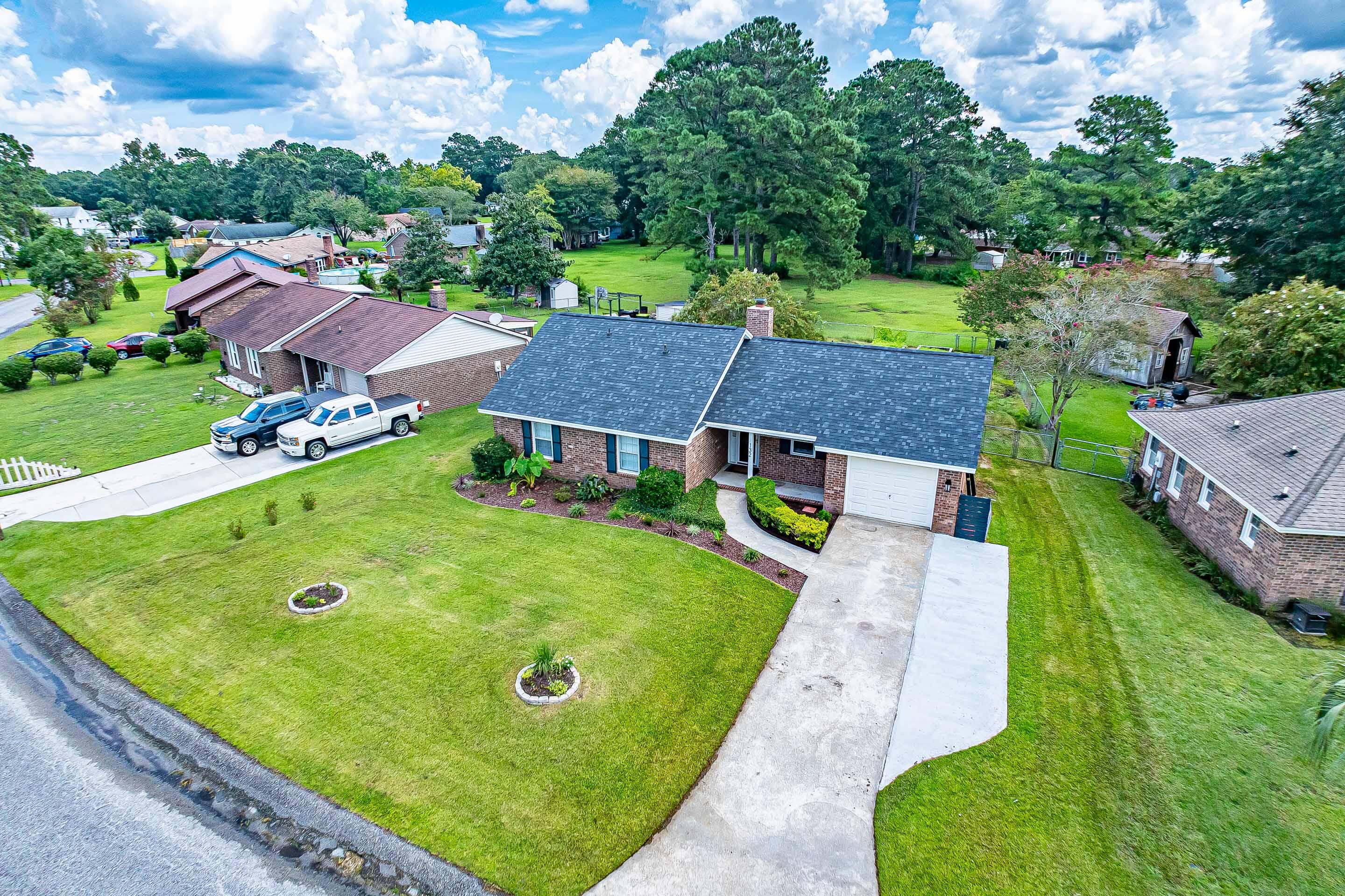 Property image 3 of 132 Marion Road in Sangaree, Summerville, SC 29483