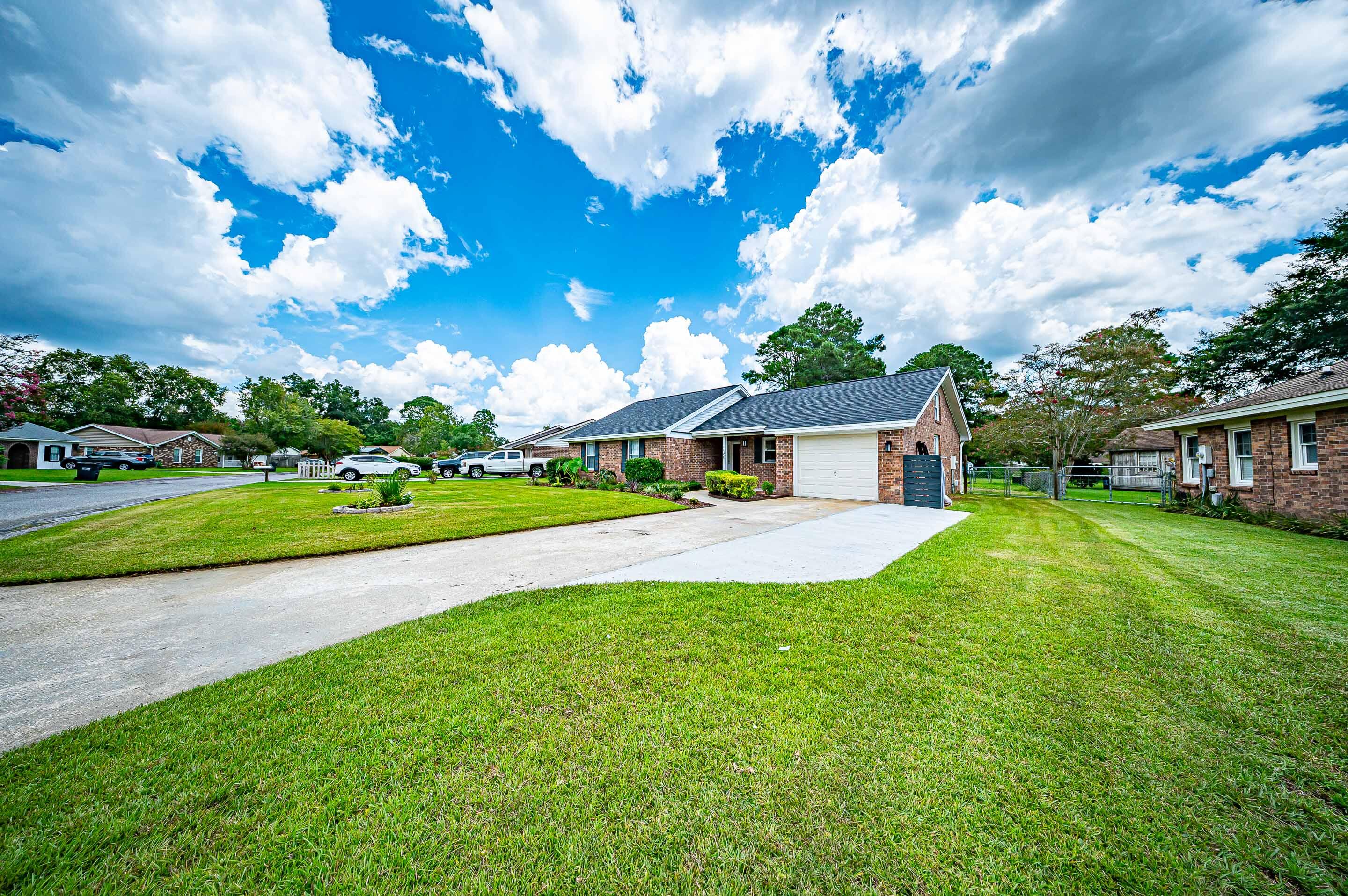 Property image 4 of 132 Marion Road in Sangaree, Summerville, SC 29483