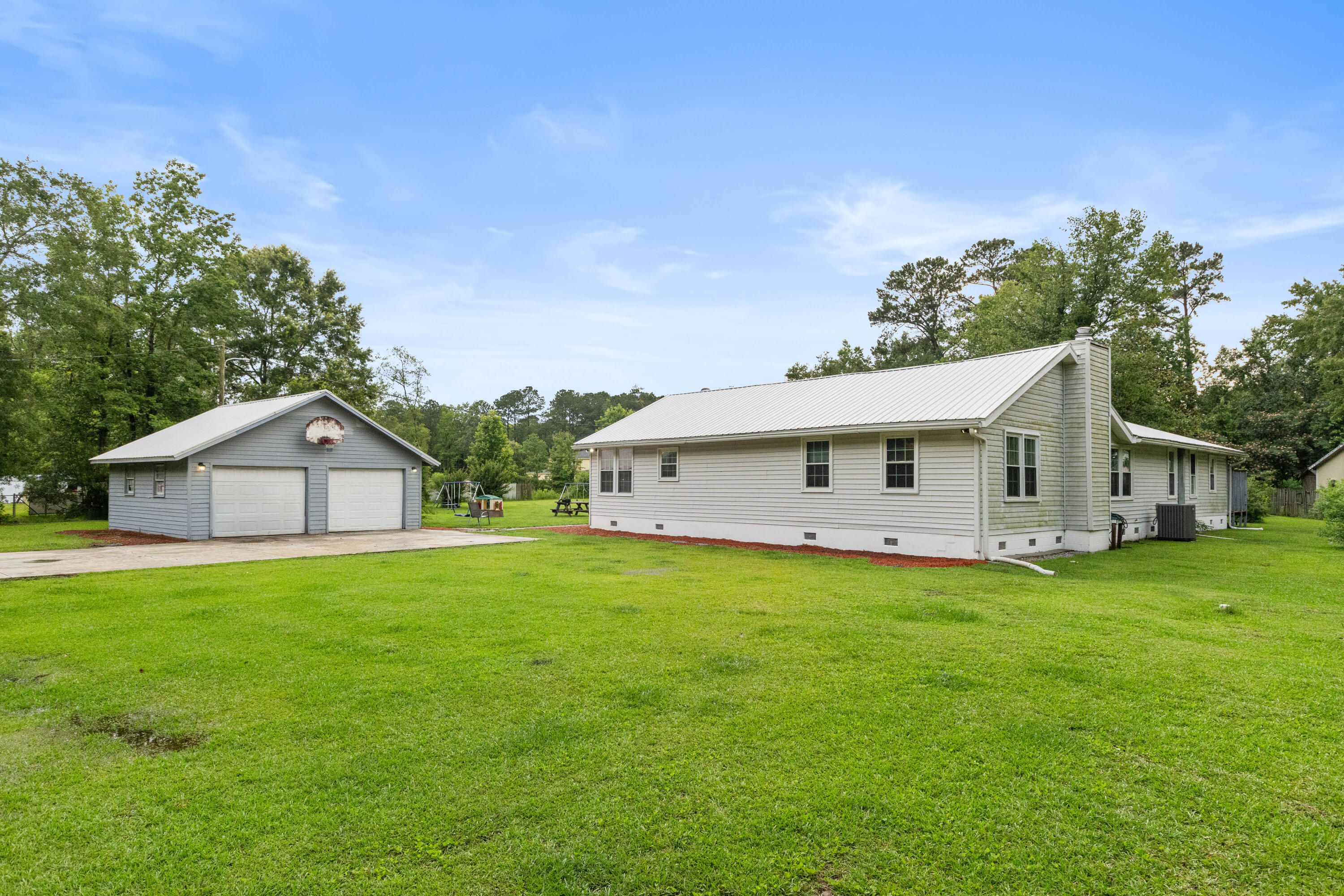 Property image 2 of 245 Lake Drive in Pinehill Acres, Summerville, SC 29483