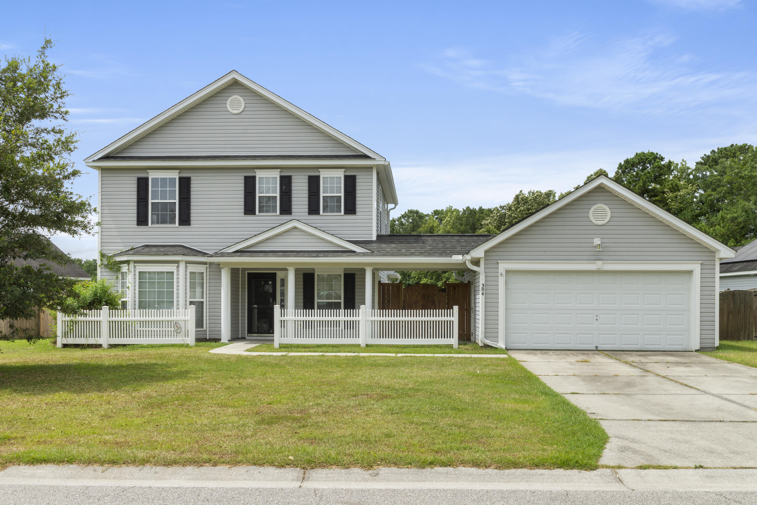 Property image 2 of 304 Coosawatchie Street in Lakes of Summerville, Summerville, SC 29485