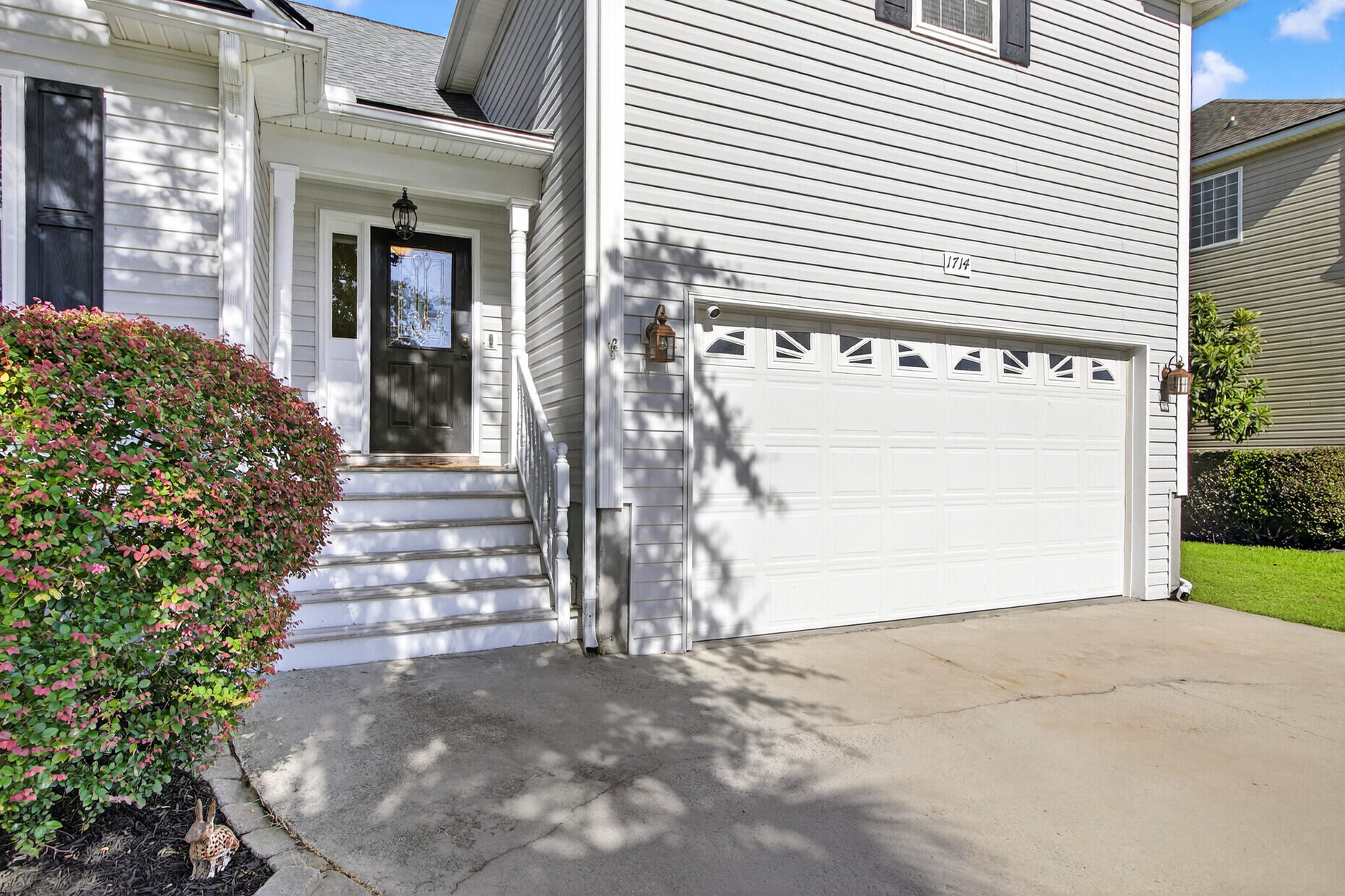 Property image 5 of 1714 Lotus Lane in Ocean Neighbors, Charleston, SC 29412