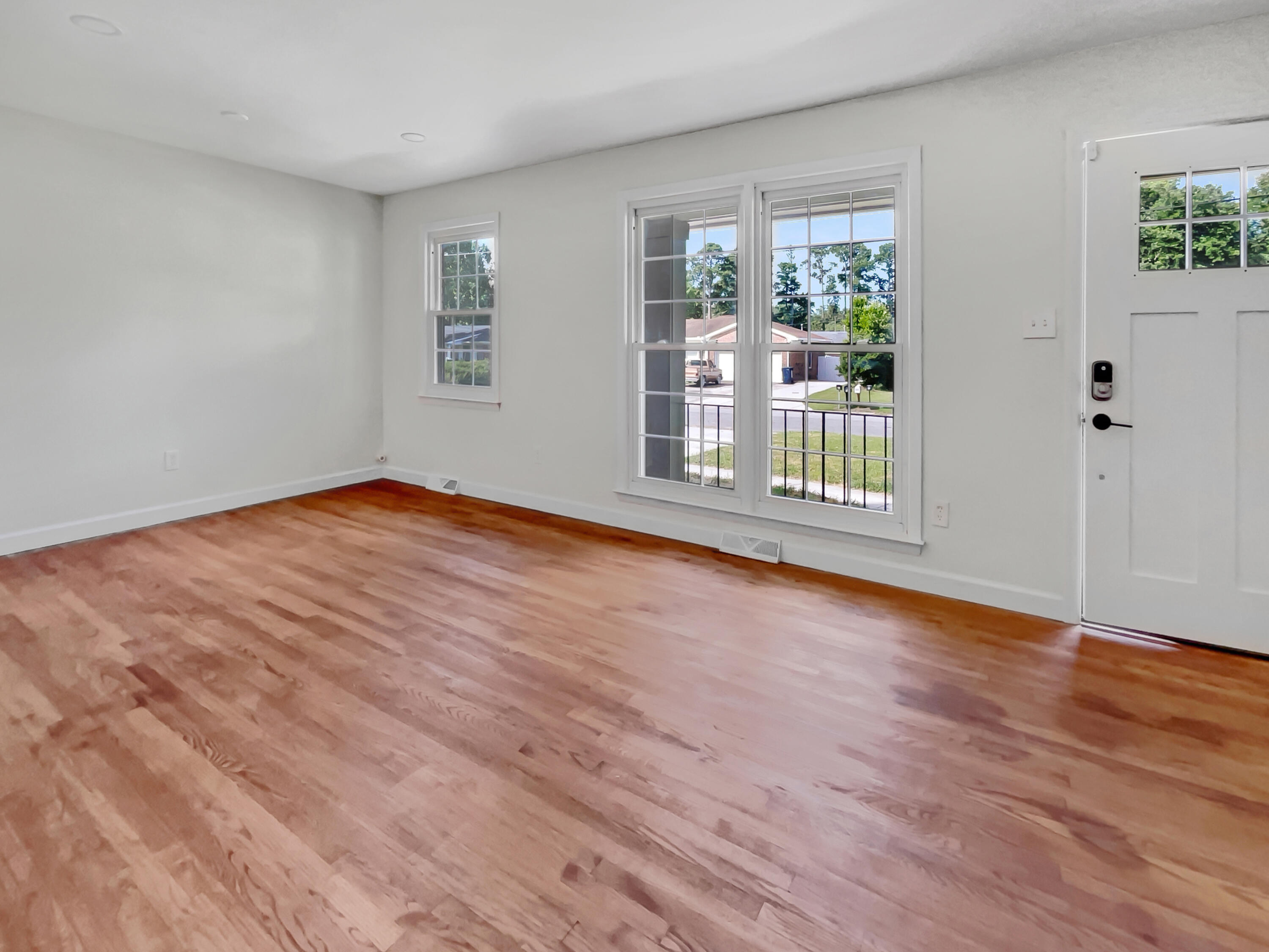 Property image 3 of 109 Washington Drive in North Tranquil Acres, Ladson, SC 29456