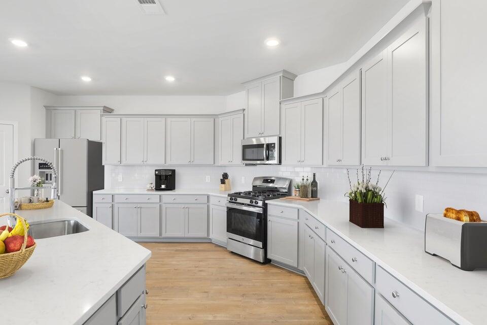 Property image 4 of 147 Threaded Fern Street in Summers Corner, Summerville, SC 29485