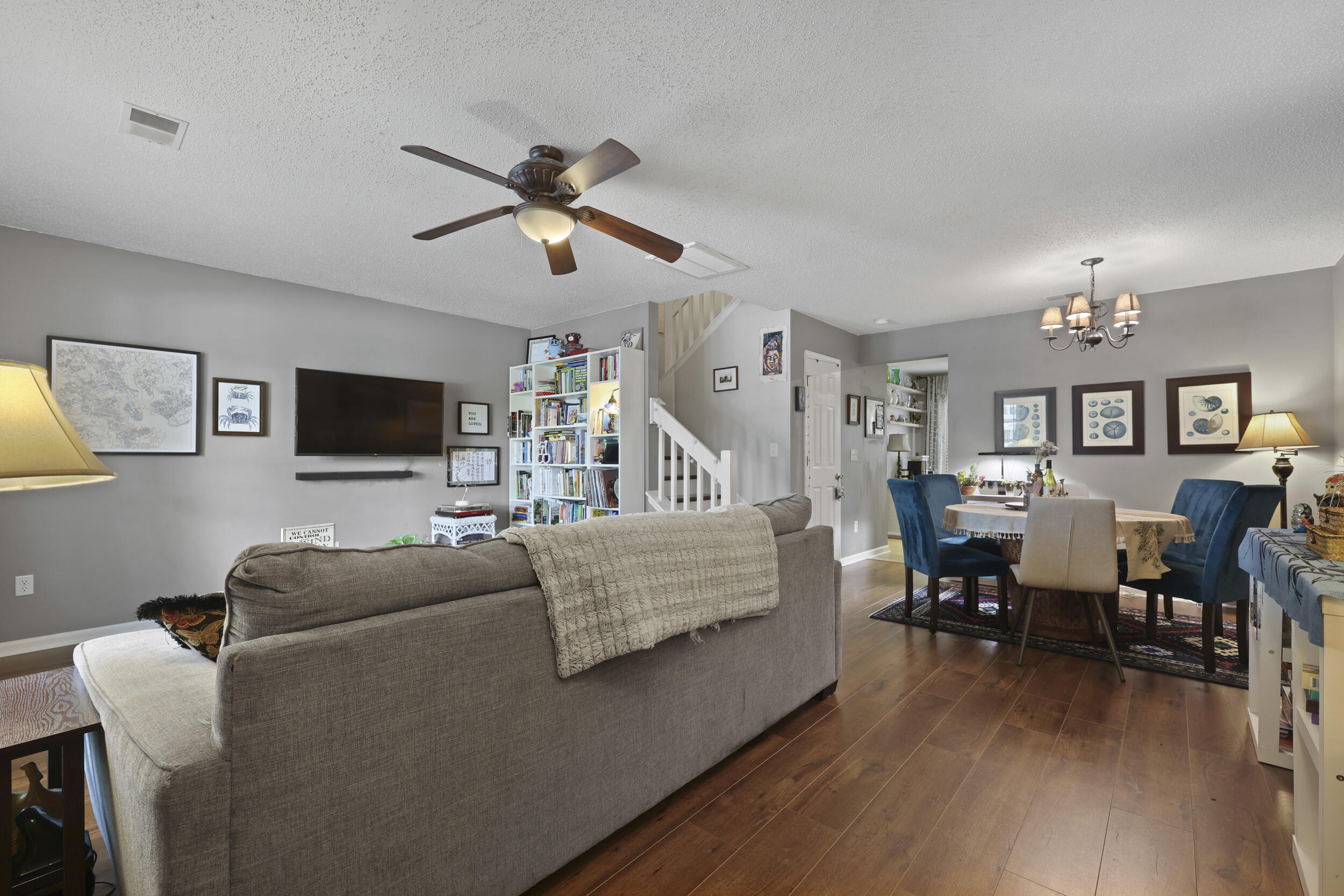 Property image 2 of 7904 Shadow Oak Drive in Oak Bluff, North Charleston, SC 29406