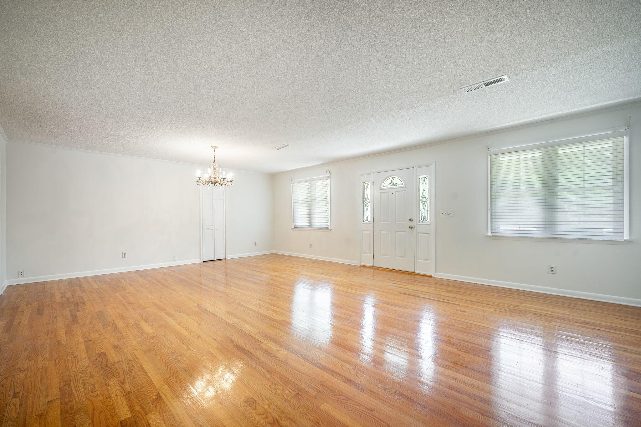 Property image 5 of 1593 Teague Street in Charlestowne Est, Charleston, SC 29407