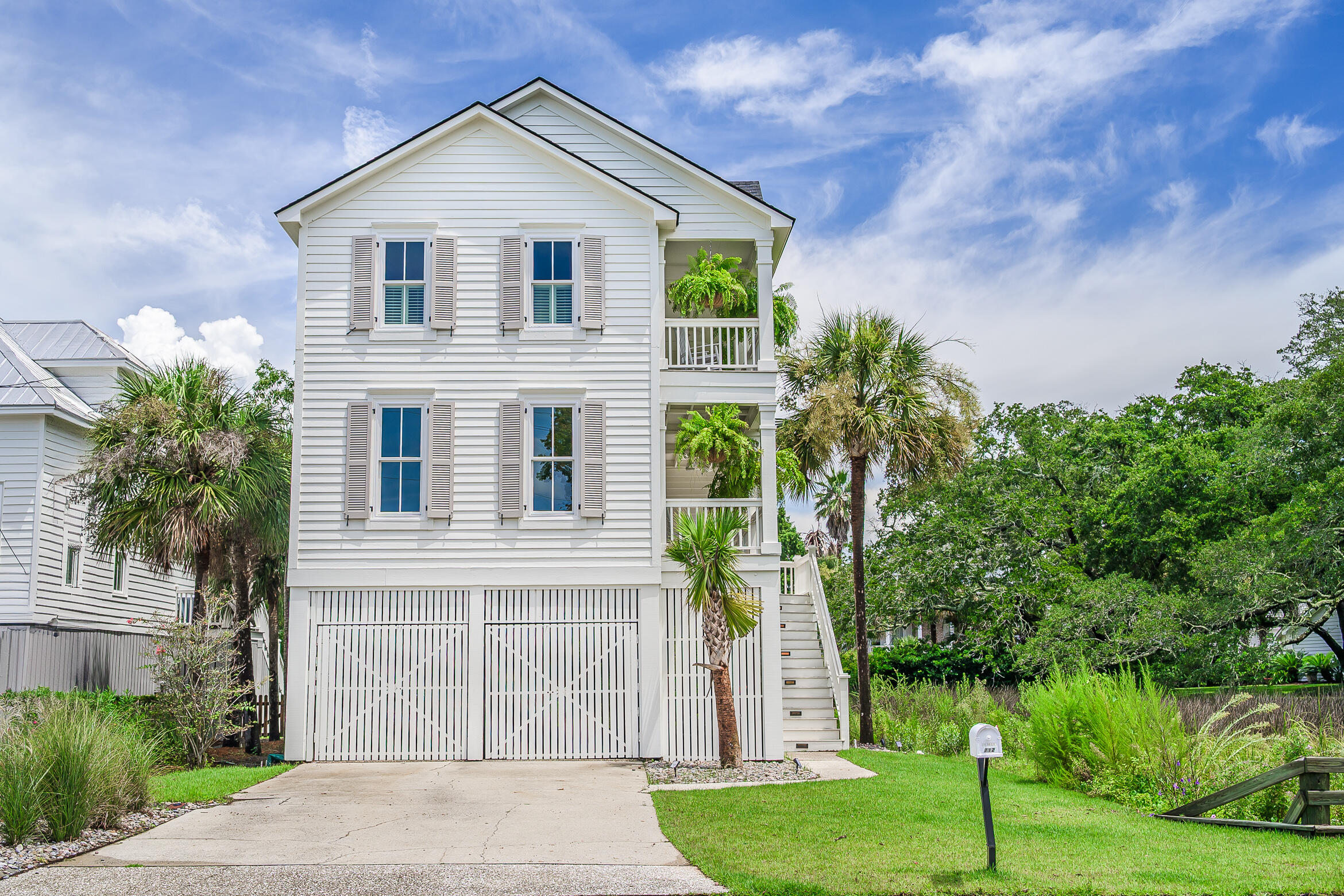 Property image 2 of 112 Middle Street in Old Village, Mount Pleasant, SC 29464