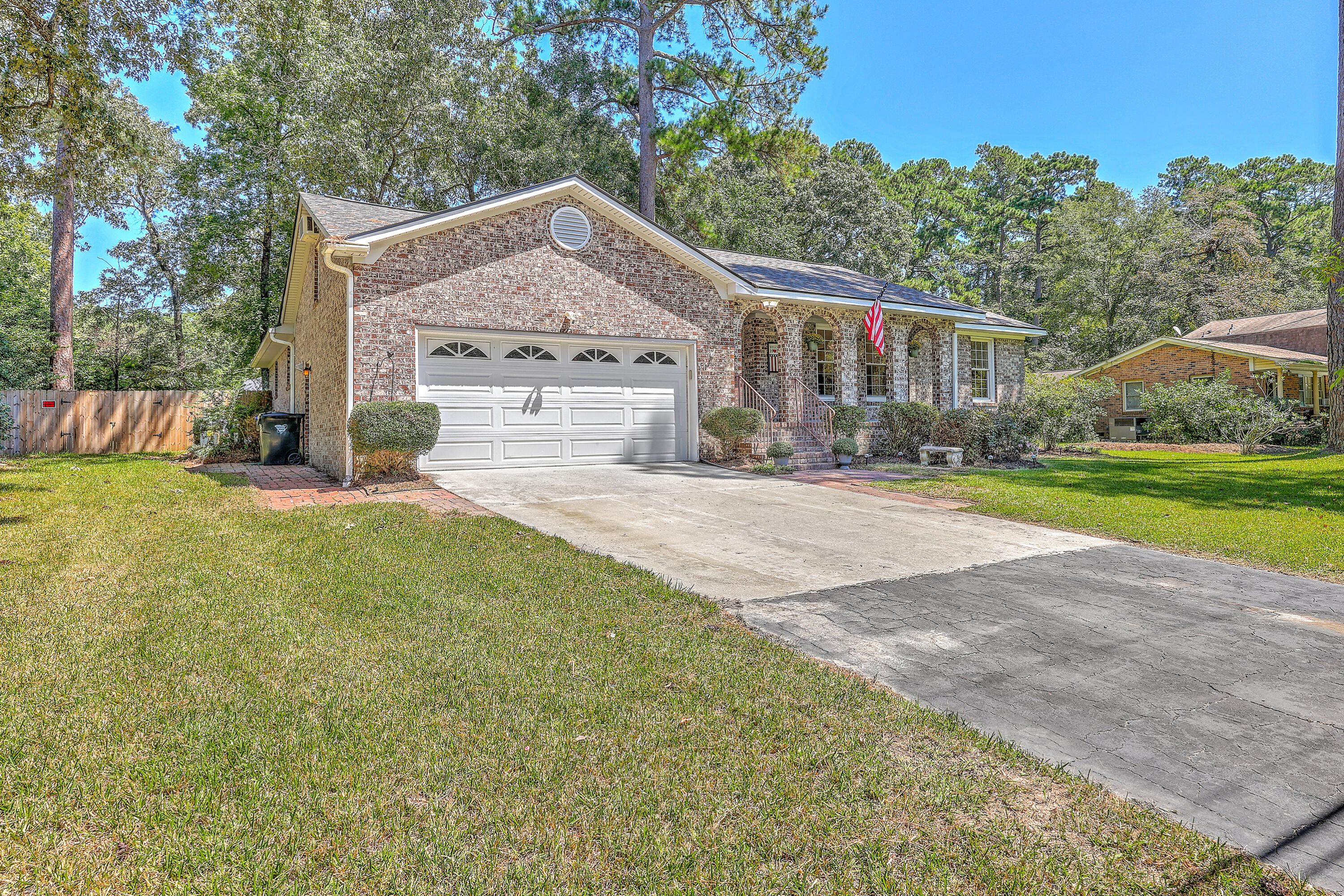Property image 2 of 129 Sycamore Drive in Twin Oaks, Summerville, SC 29485