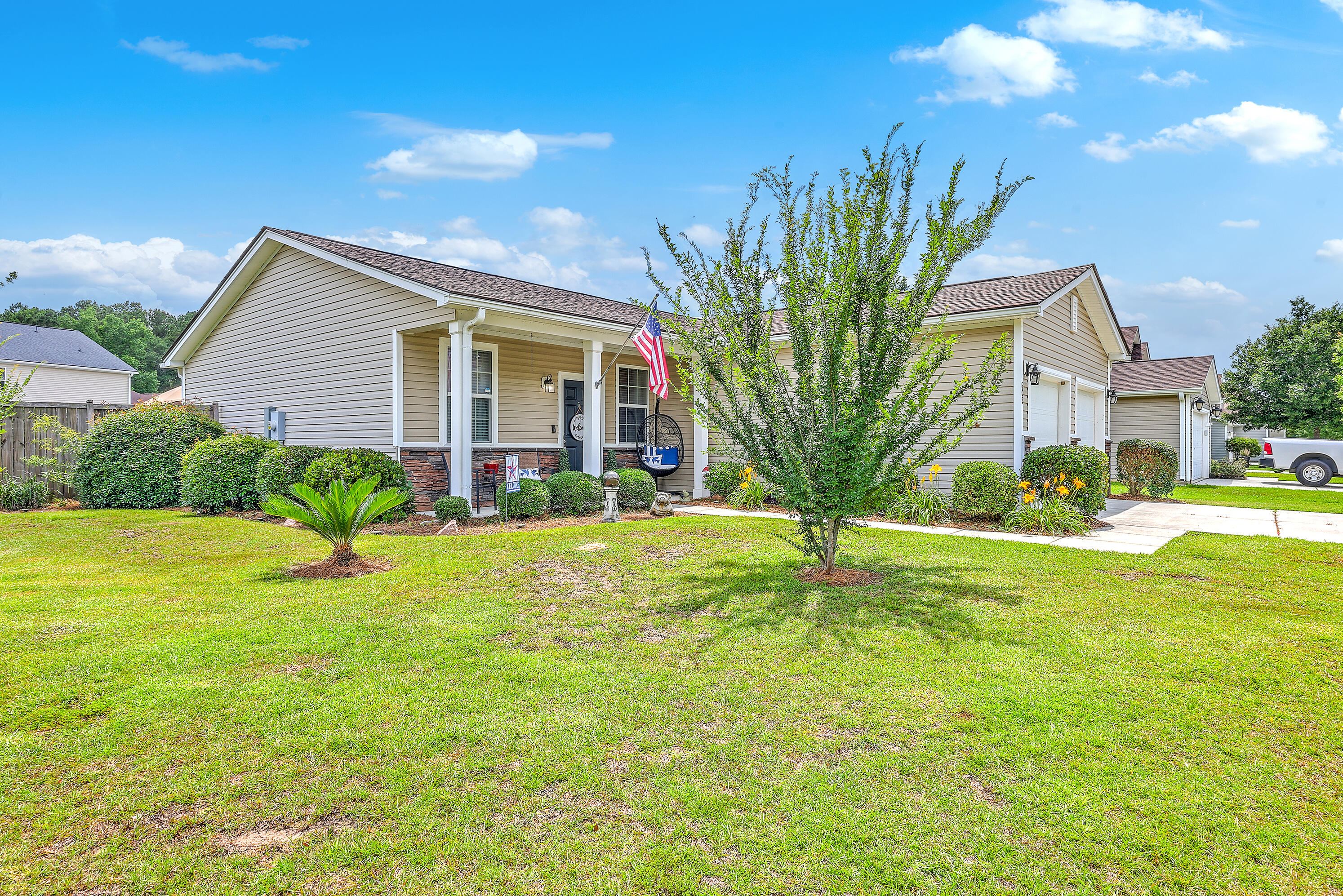 Property image 3 of 605 Grassy Hill Road in Blackberry Creek, Summerville, SC 29483