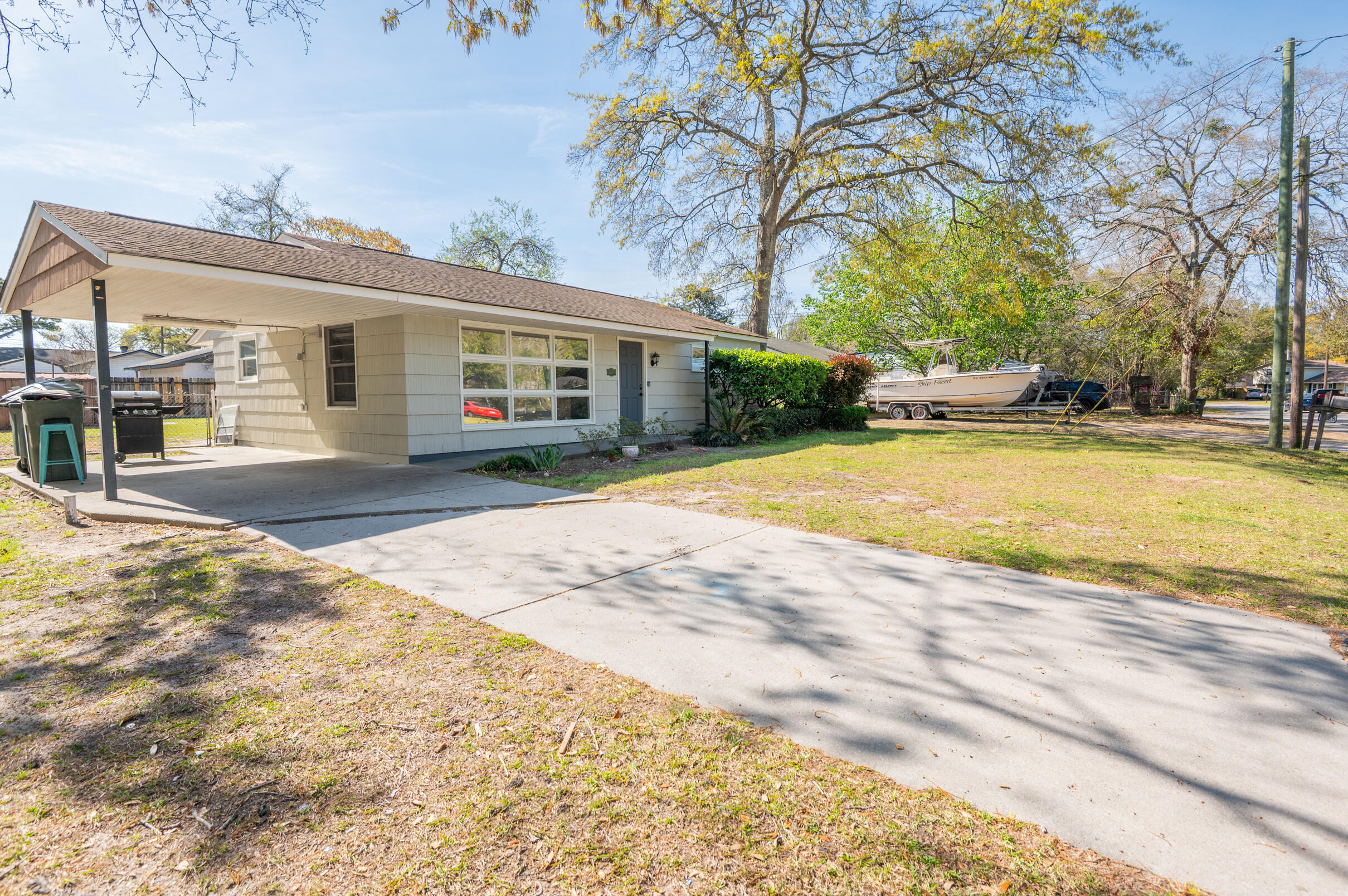 Property image 2 of 1230 Hawthorne Circle in Yeamans Park, Hanahan, SC 29410