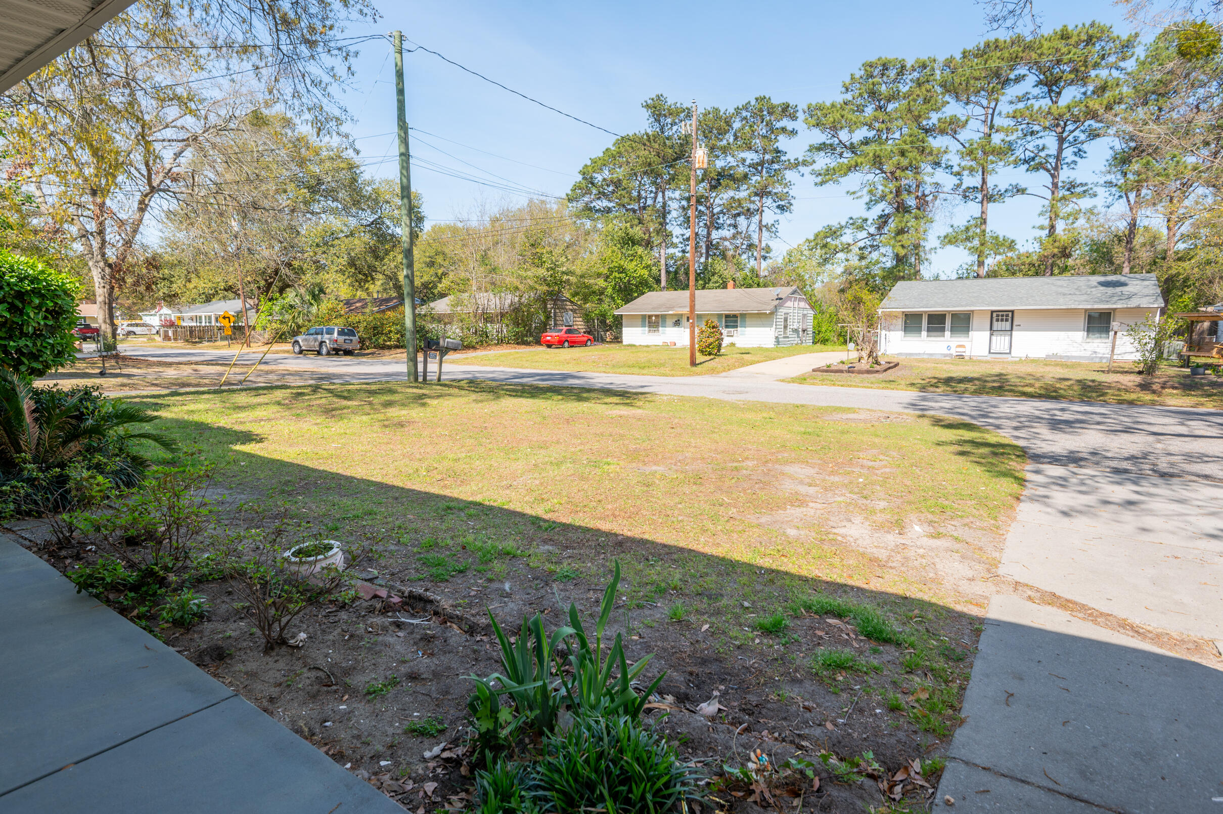 Property image 3 of 1230 Hawthorne Circle in Yeamans Park, Hanahan, SC 29410