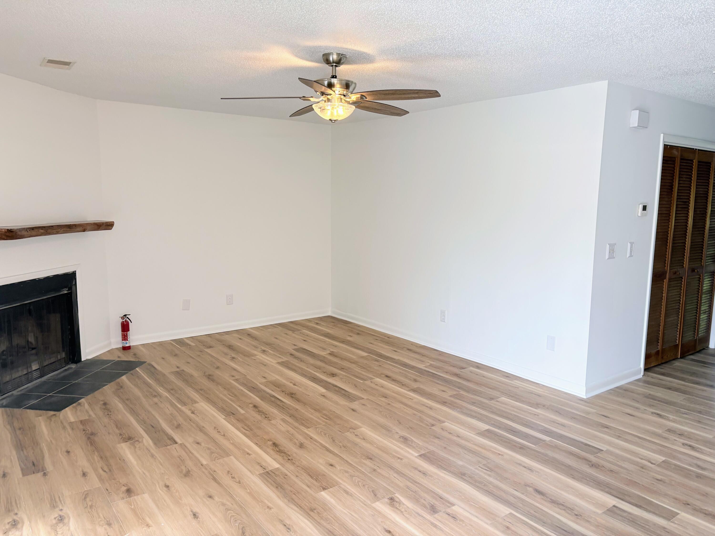 Property image 4 of 607 Waterwood Drive in Greenslake Condominiums, Goose Creek, SC 29445