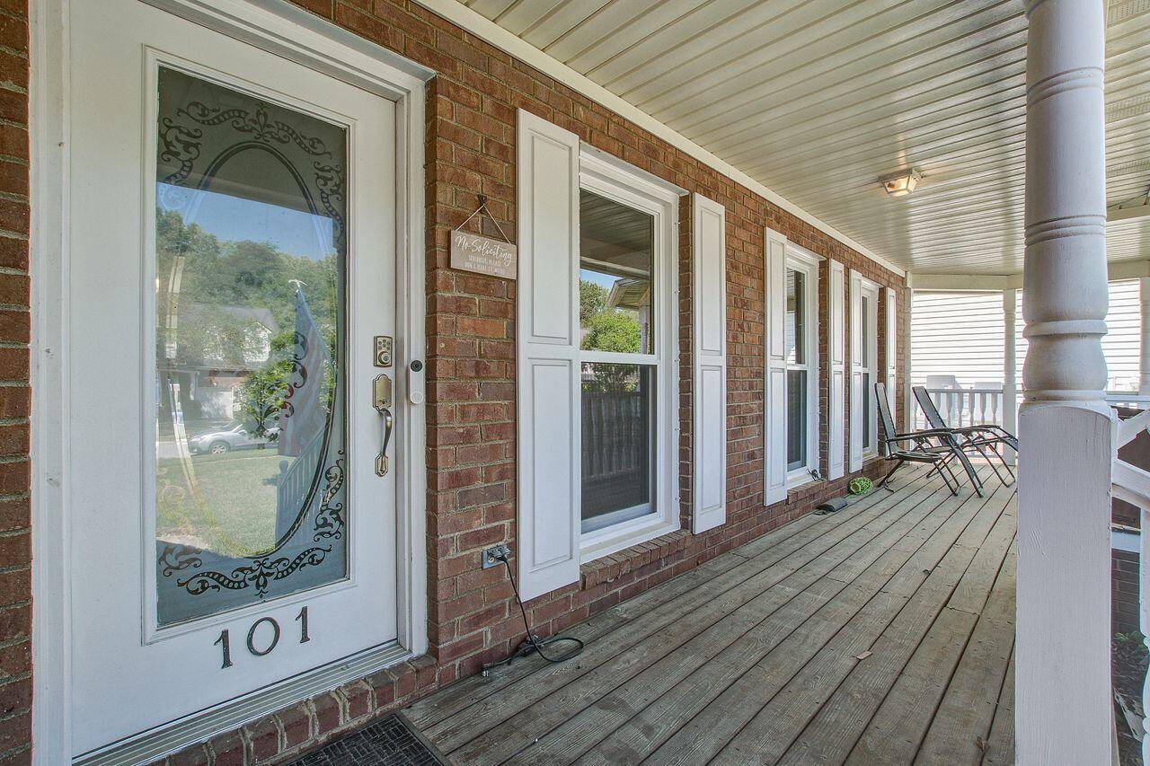 Property image 4 of 101 N Warwick Trace in Crowfield Plantation, Goose Creek, SC 29445