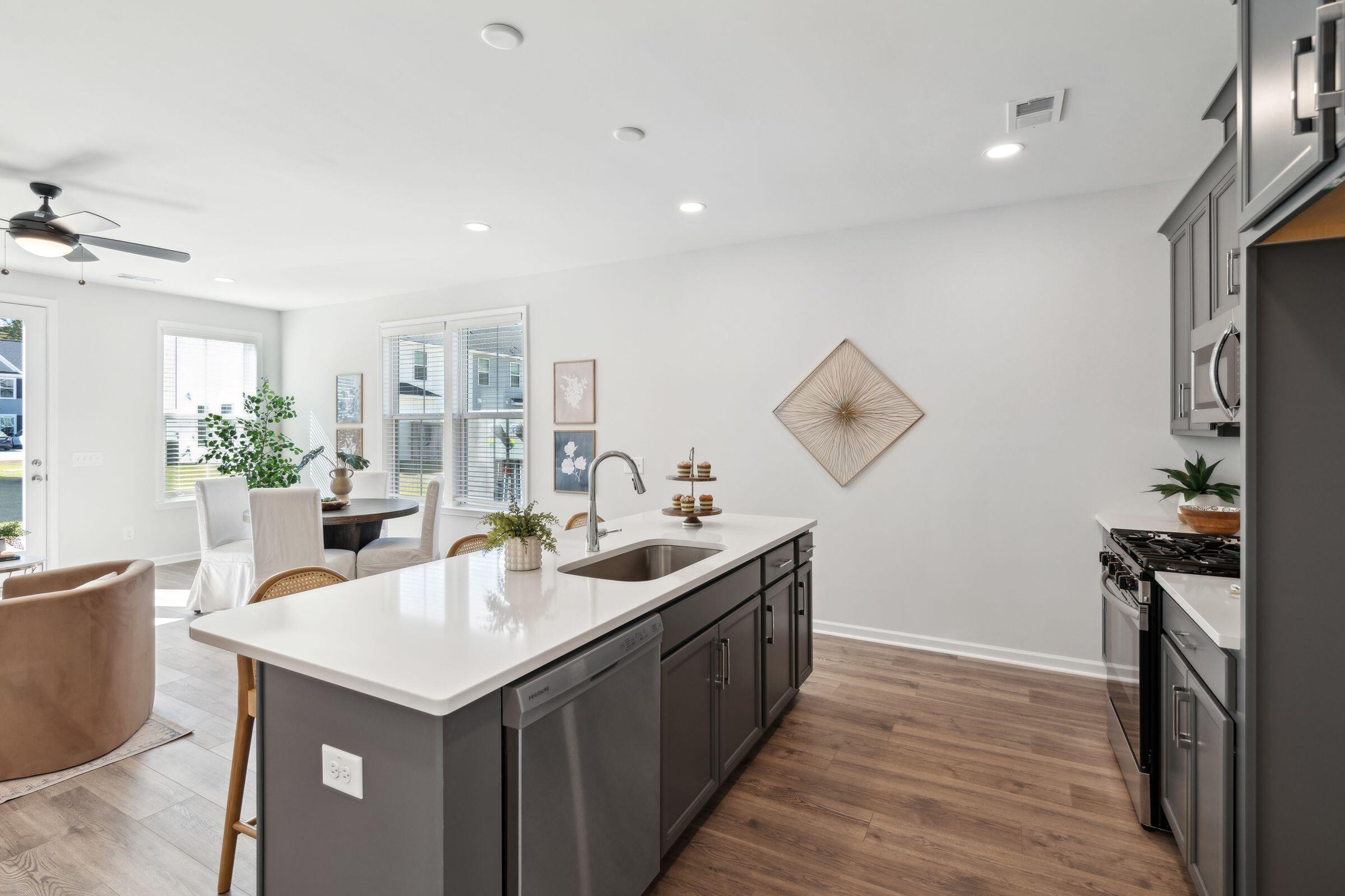 Property image 5 of 825 Alma Square Drive in Abbey Walk, Moncks Corner, SC 29461