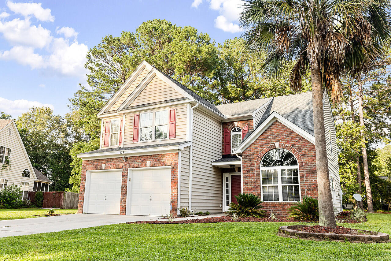Property image 3 of 126 Thousand Oaks Circle in Crowfield Plantation, Goose Creek, SC 29445