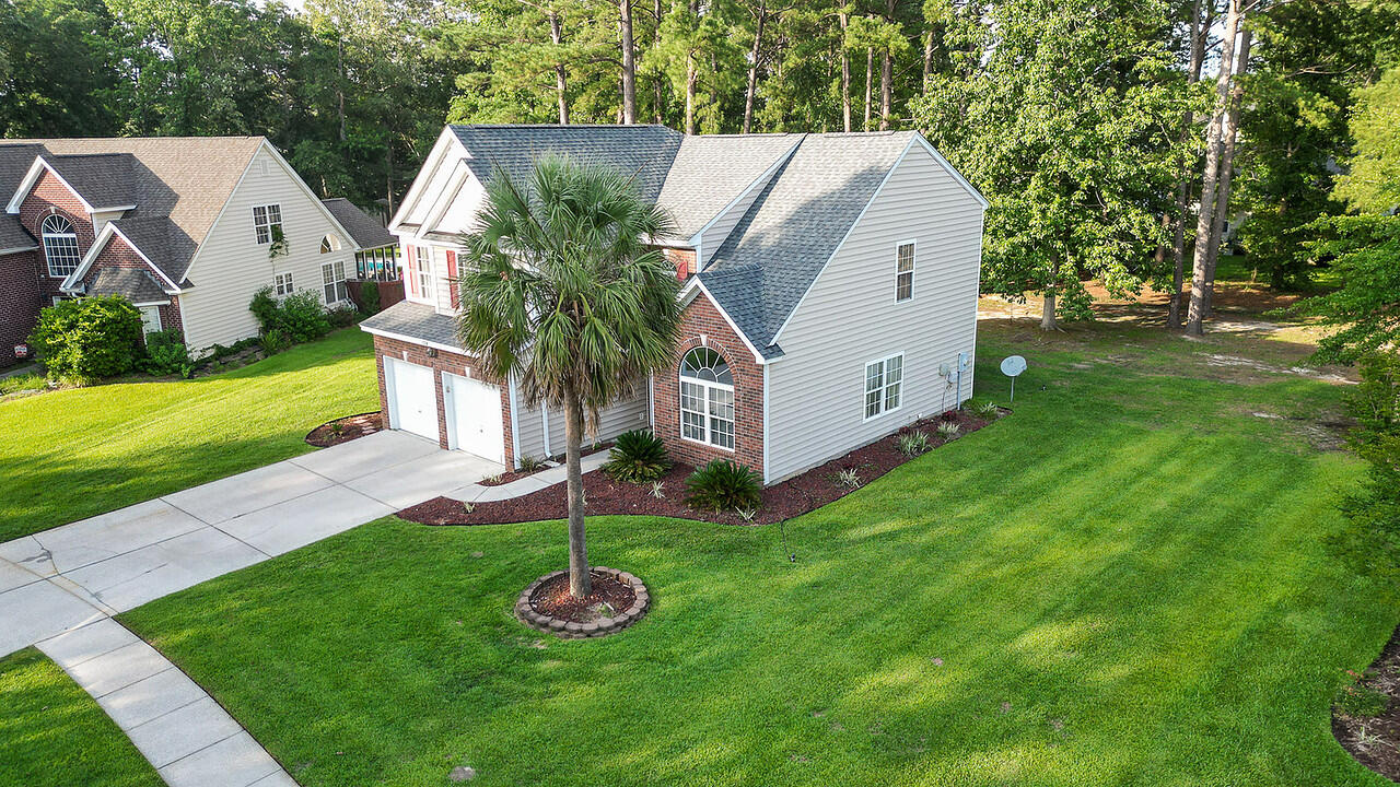 Property image 5 of 126 Thousand Oaks Circle in Crowfield Plantation, Goose Creek, SC 29445