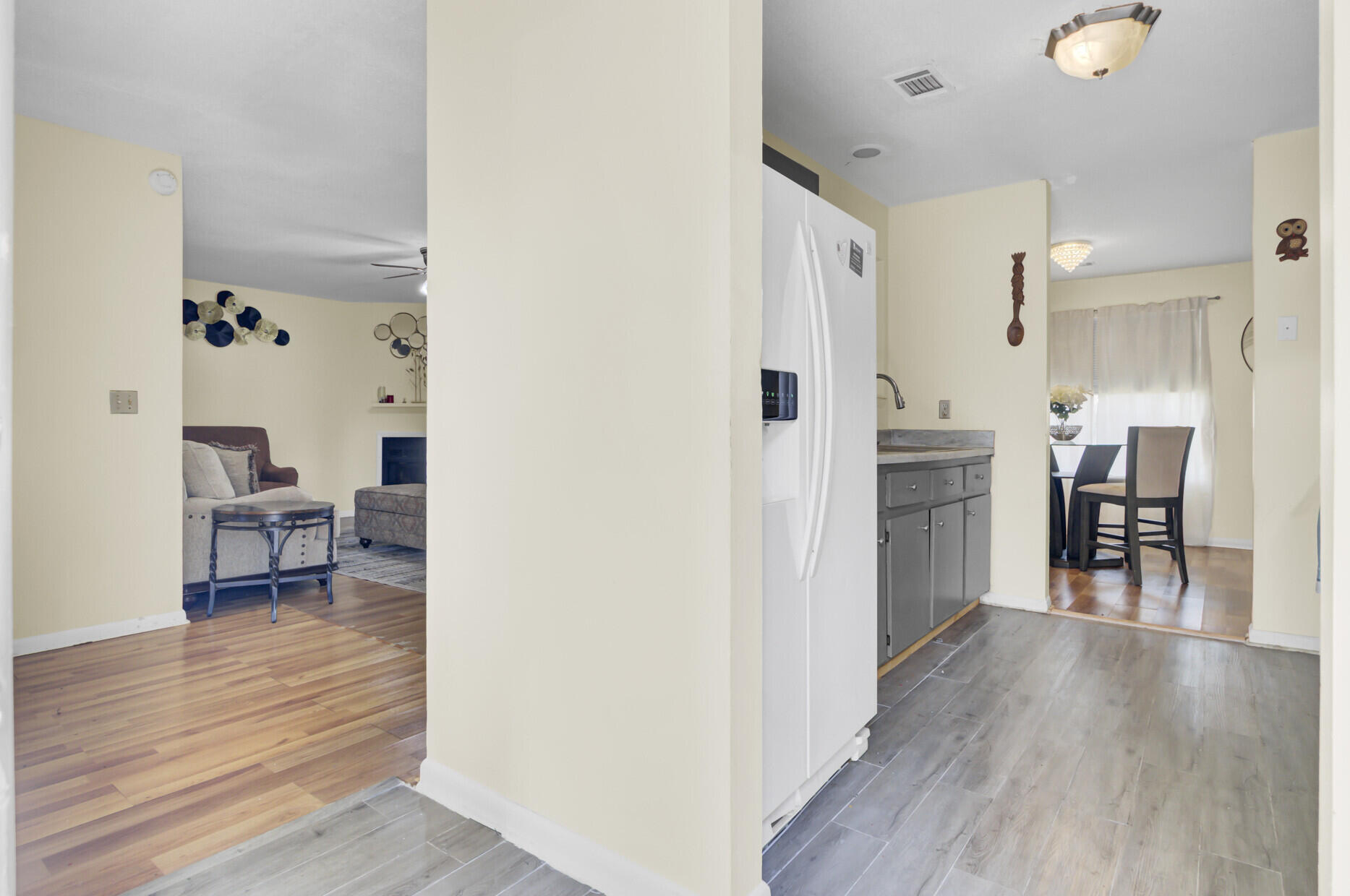 Property image 2 of 1104 Greenmeadow Drive in Greenslake Condominiums, Goose Creek, SC 29445