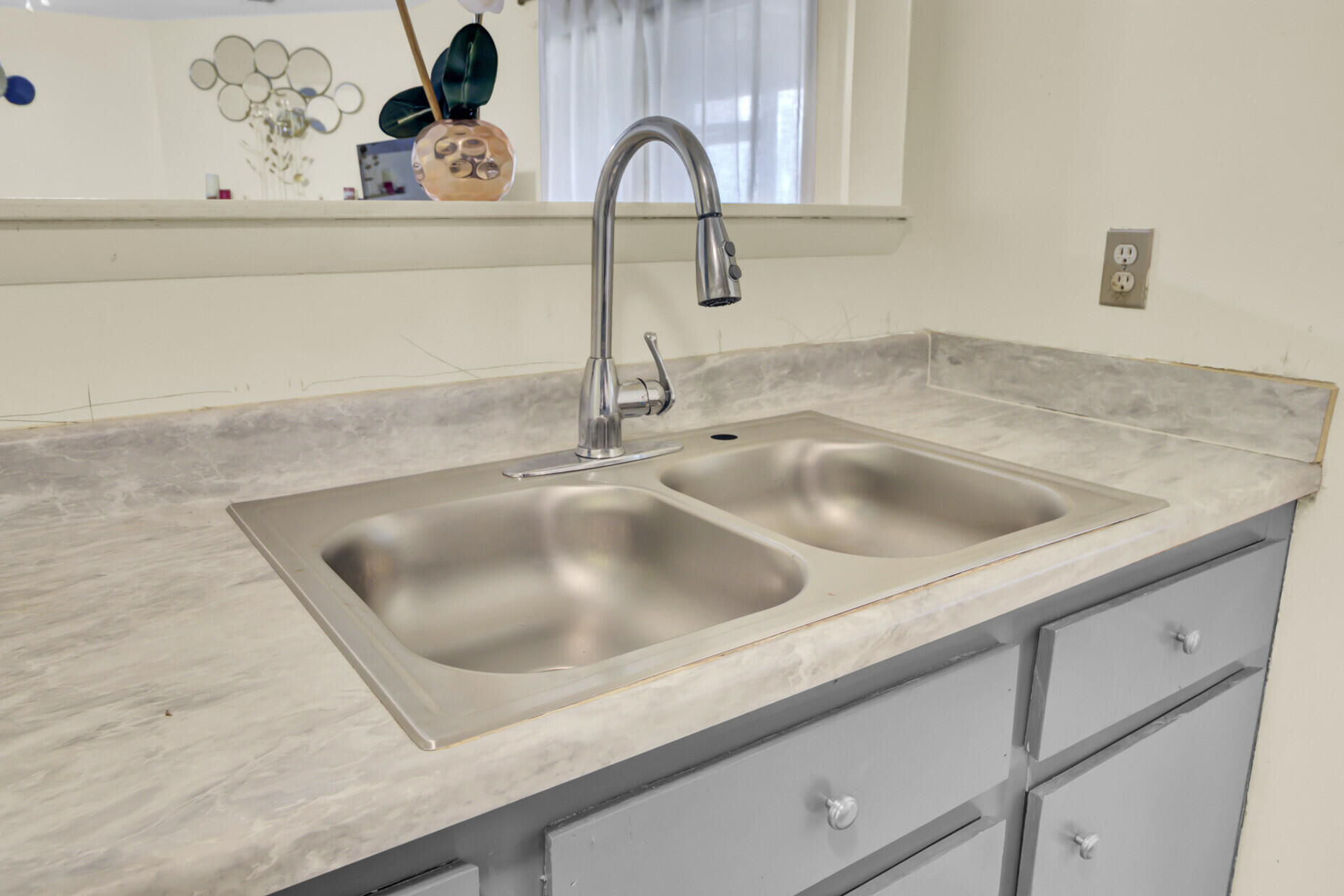 Property image 5 of 1104 Greenmeadow Drive in Greenslake Condominiums, Goose Creek, SC 29445