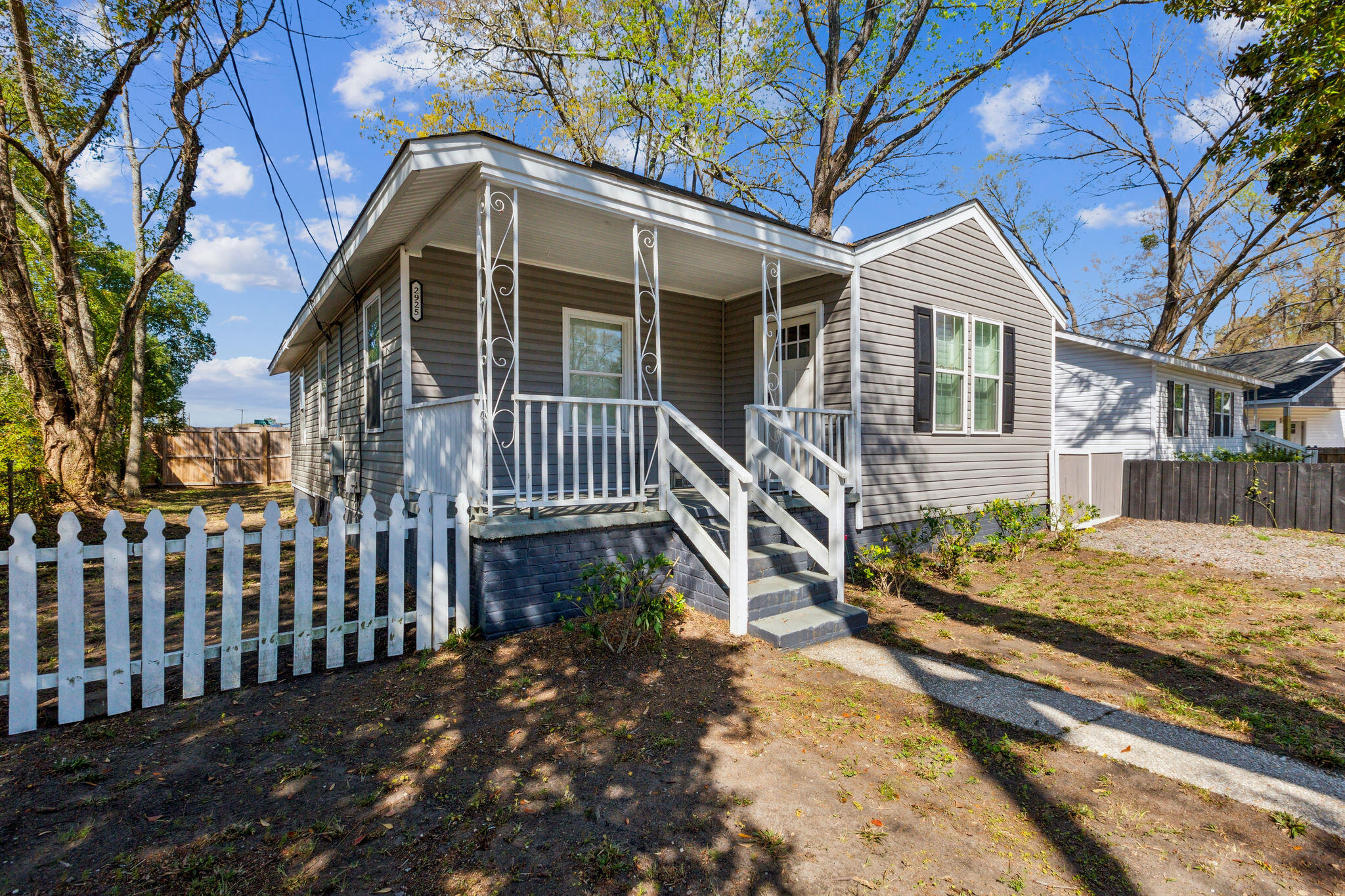 Property image 3 of 2925 Alabama Drive in Waylyn, North Charleston, SC 29405