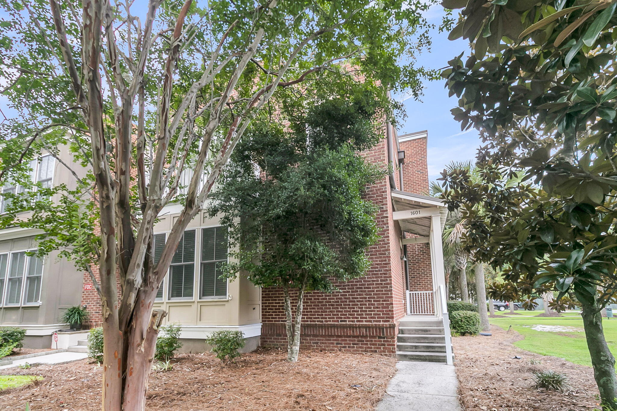 Property image 3 of 1601 Grey Marsh Road in Park West, Mount Pleasant, SC 29466